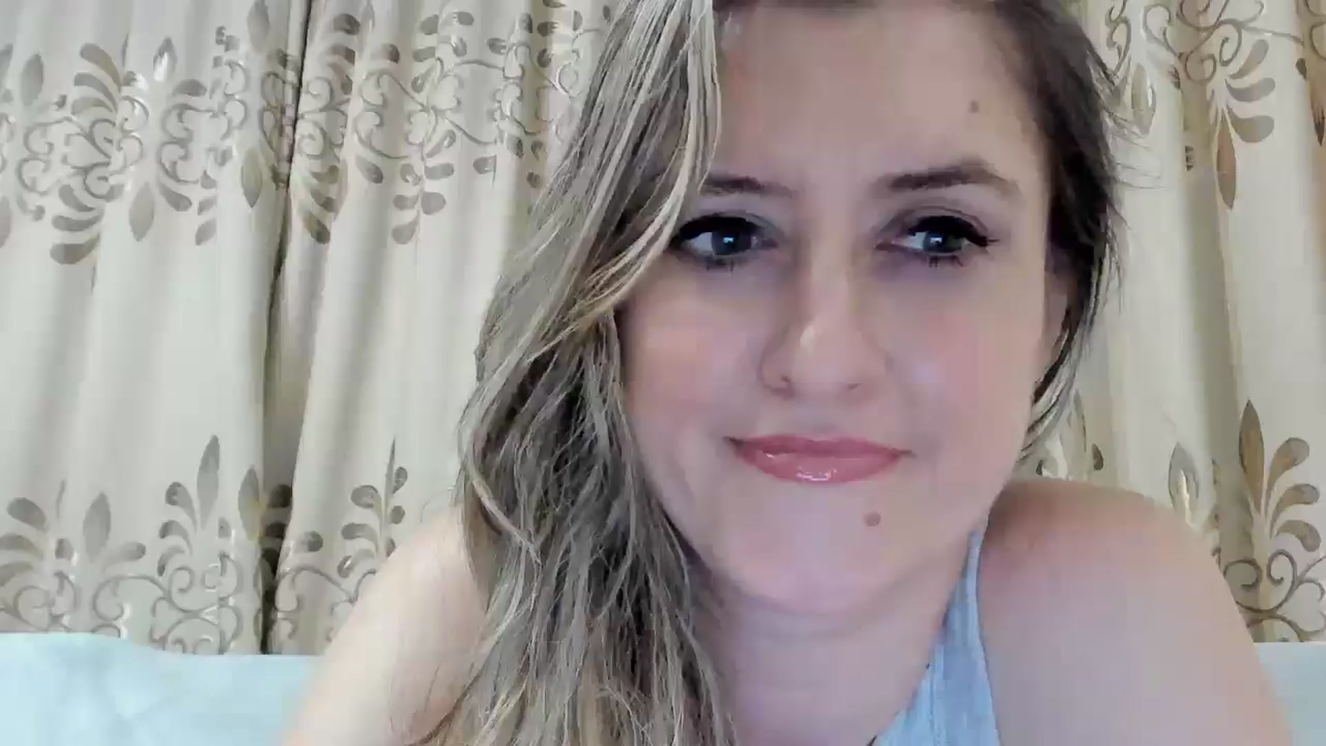 Gallery image thumbnail from BestDream's myfreecams stream on, 11/08/2025, 24:18 image 19 of 20