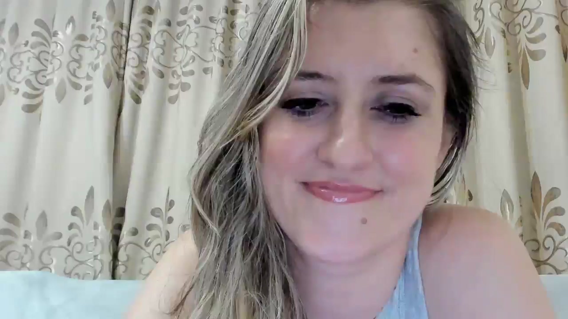 Gallery image thumbnail from BestDream's myfreecams stream on, 11/08/2025, 24:18 image 16 of 20