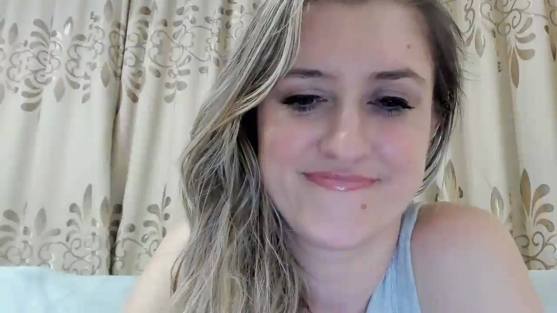 Gallery image thumbnail from BestDream's myfreecams stream on, 11/08/2025, 24:18 image 8 of 20