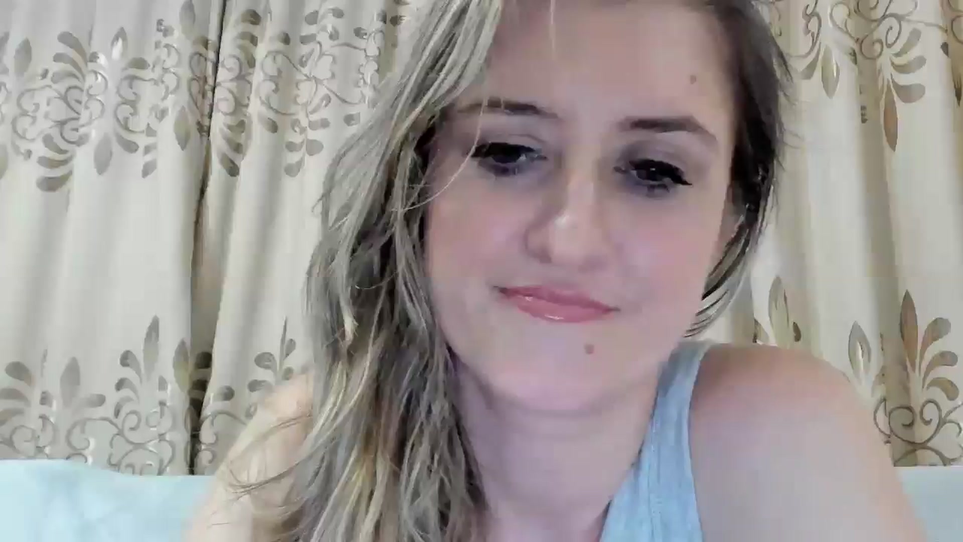 Gallery image thumbnail from BestDream's myfreecams stream on, 11/08/2025, 24:18 image 1 of 20
