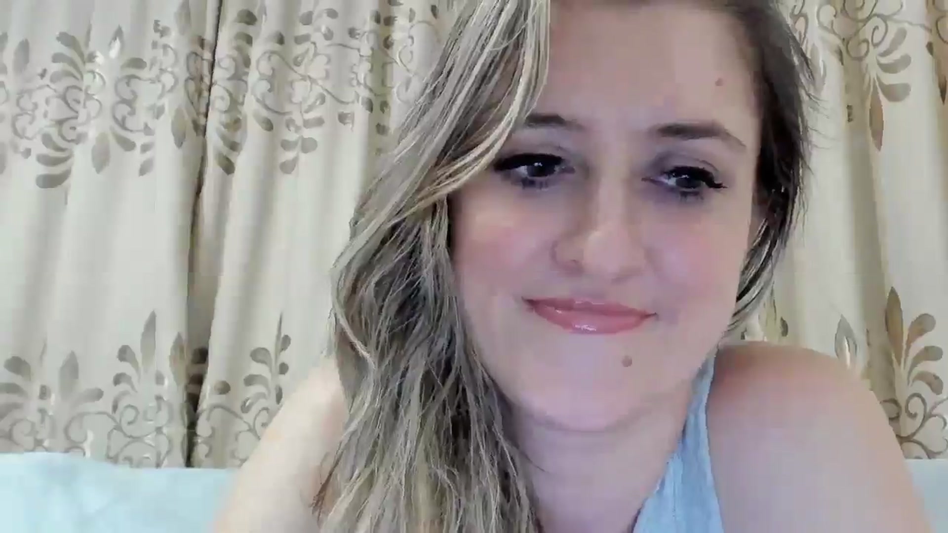 Gallery image thumbnail from BestDream's myfreecams stream on, 11/08/2025, 24:18 image 10 of 20