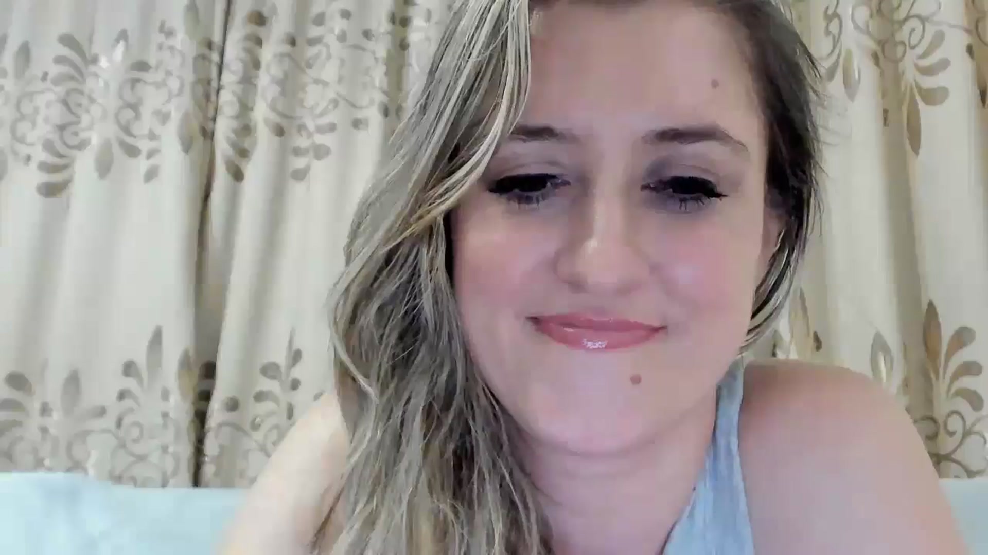 Gallery image thumbnail from BestDream's myfreecams stream on, 11/08/2025, 24:18 image 12 of 20