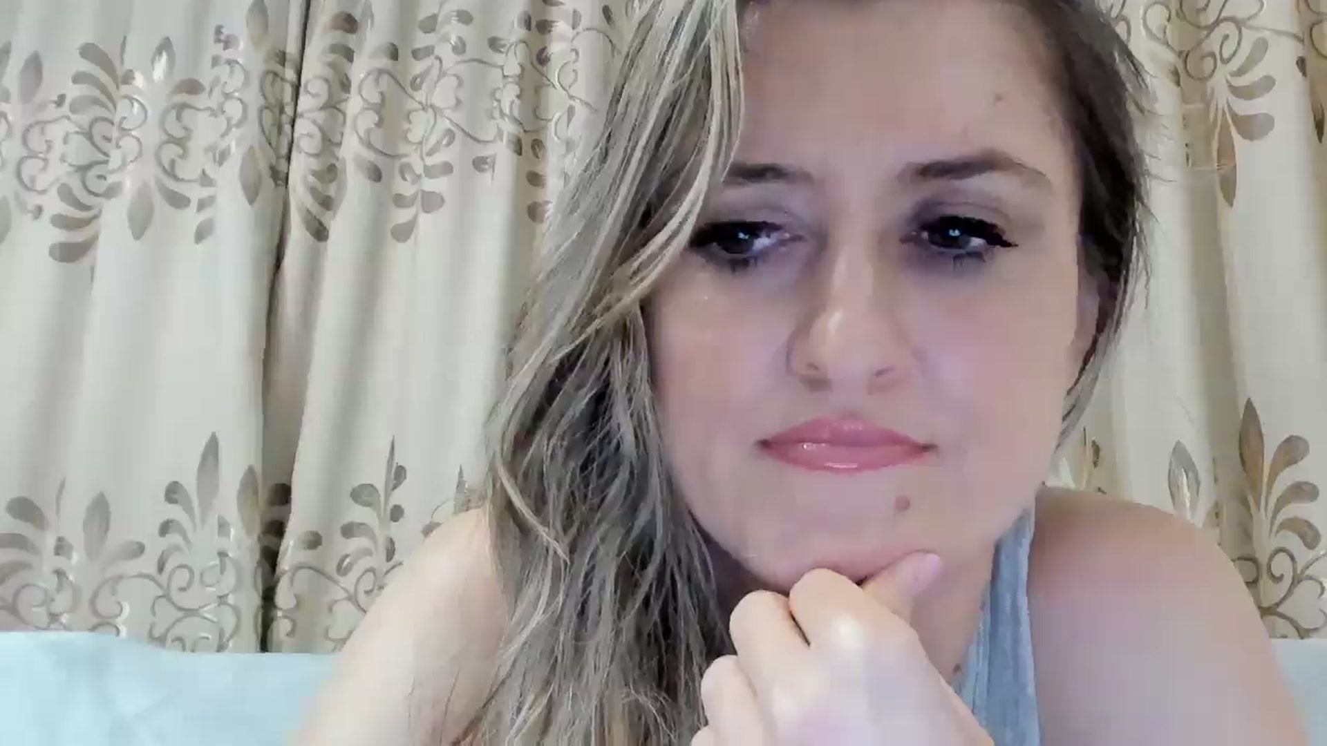 Gallery image thumbnail from BestDream's myfreecams stream on, 11/08/2025, 24:18 image 20 of 20
