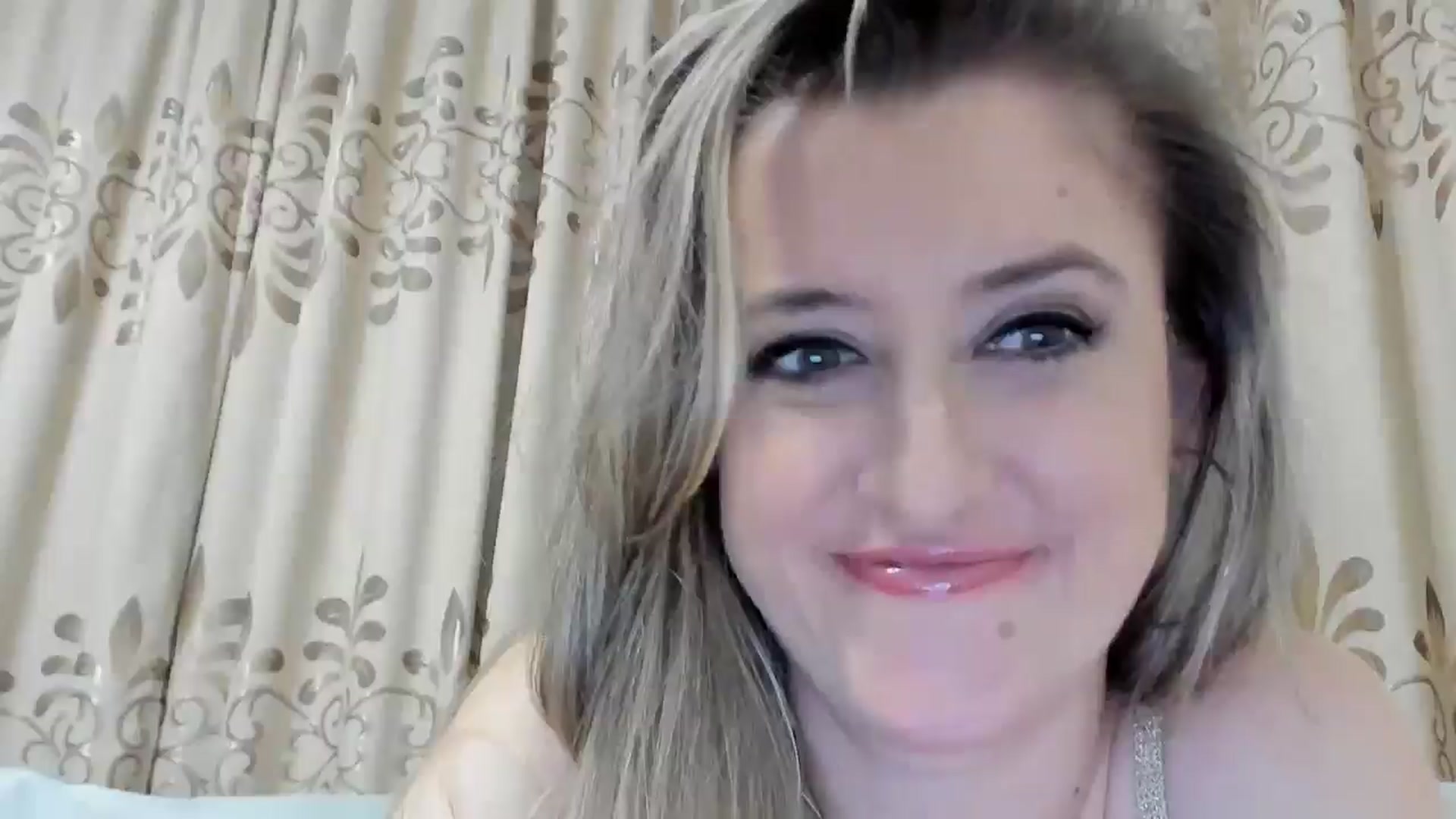 Gallery image thumbnail from BestDream's myfreecams stream on, 11/09/2025, 22:40 image 1 of 20