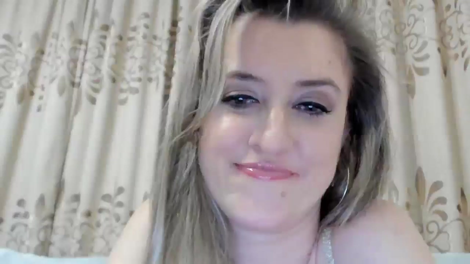 Gallery image thumbnail from BestDream's myfreecams stream on, 11/09/2025, 22:40 image 2 of 20