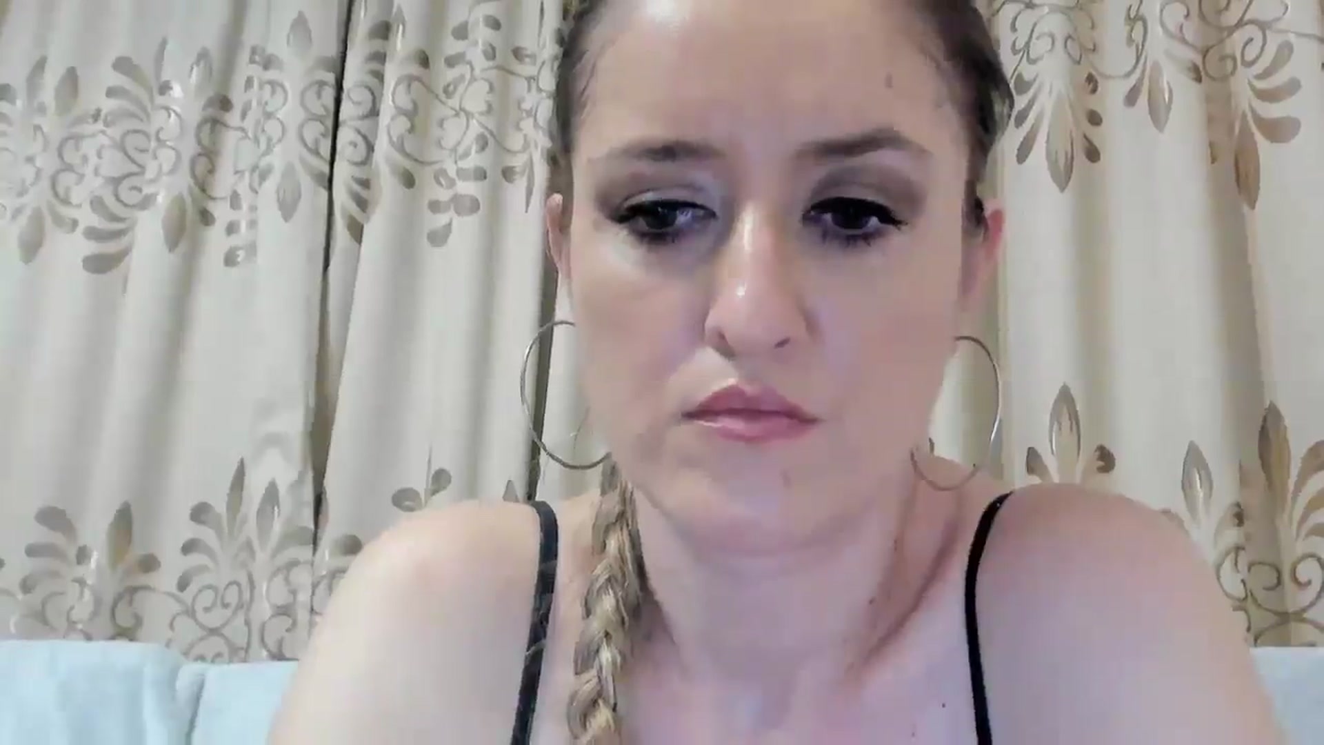 Gallery image thumbnail from BestDream's myfreecams stream on, 11/10/2025, 23:27 image 14 of 20