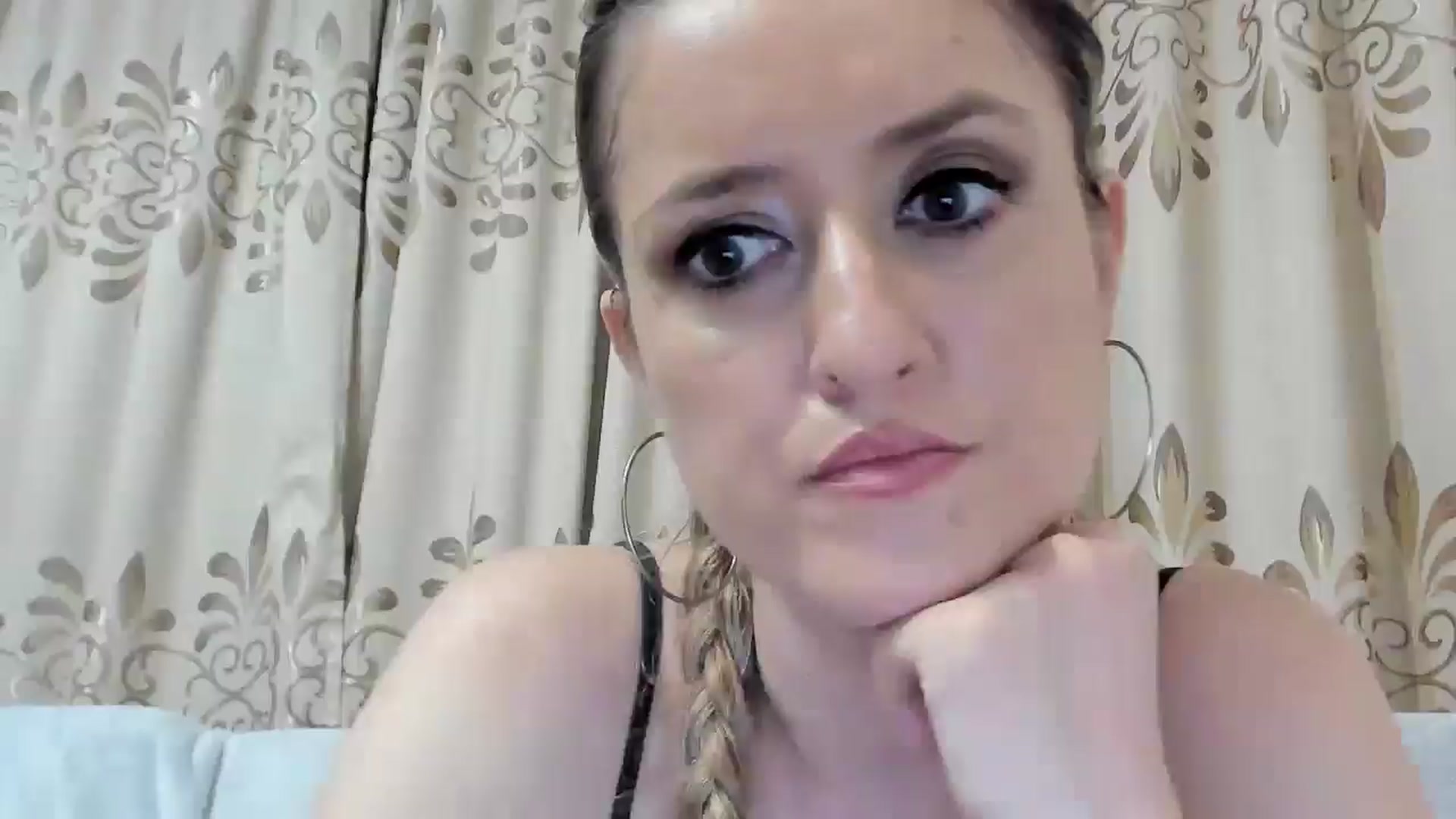 Gallery image thumbnail from BestDream's myfreecams stream on, 11/10/2025, 23:27 image 3 of 20