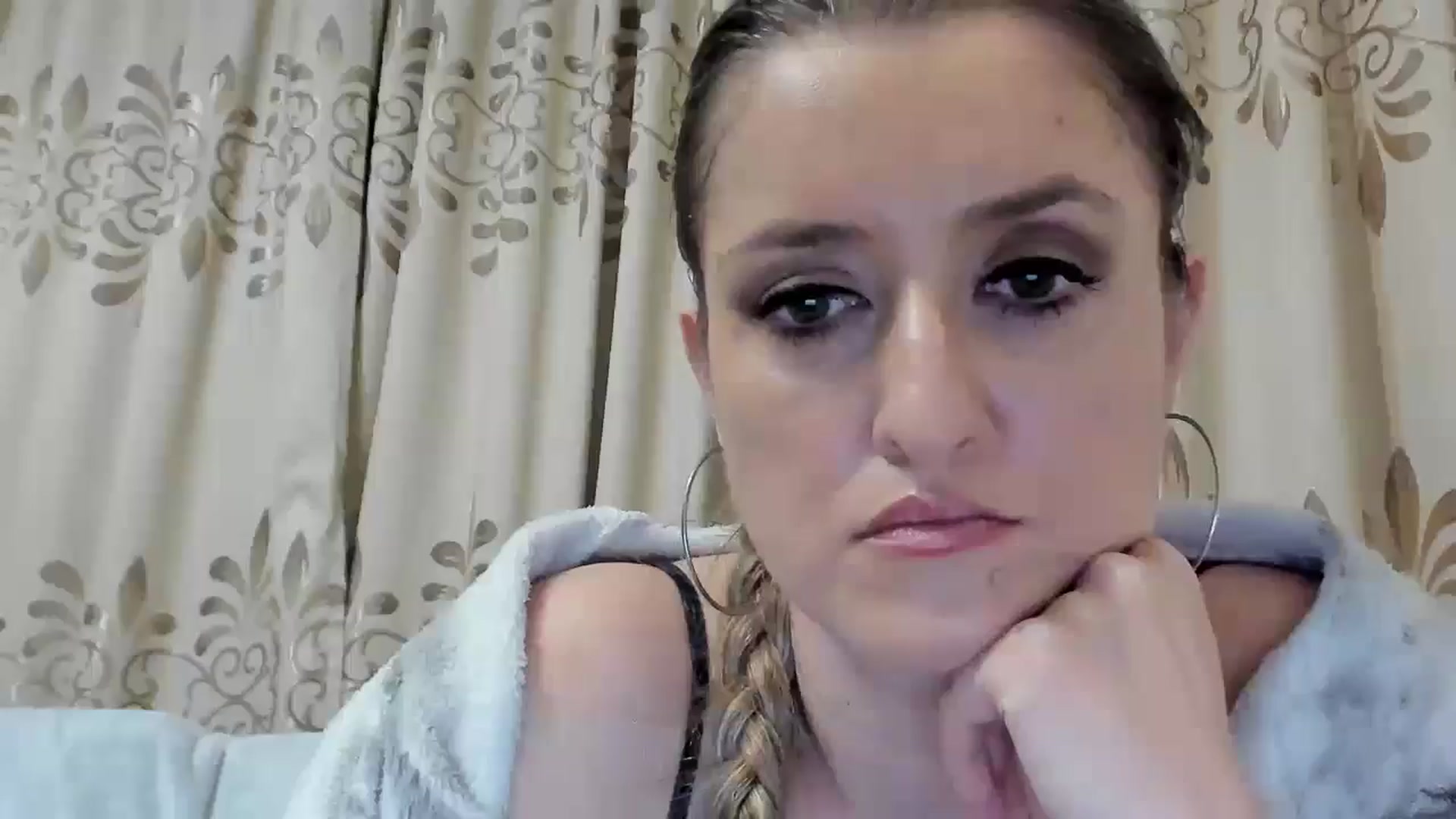 Gallery image thumbnail from BestDream's myfreecams stream on, 11/10/2025, 23:49 image 1 of 20