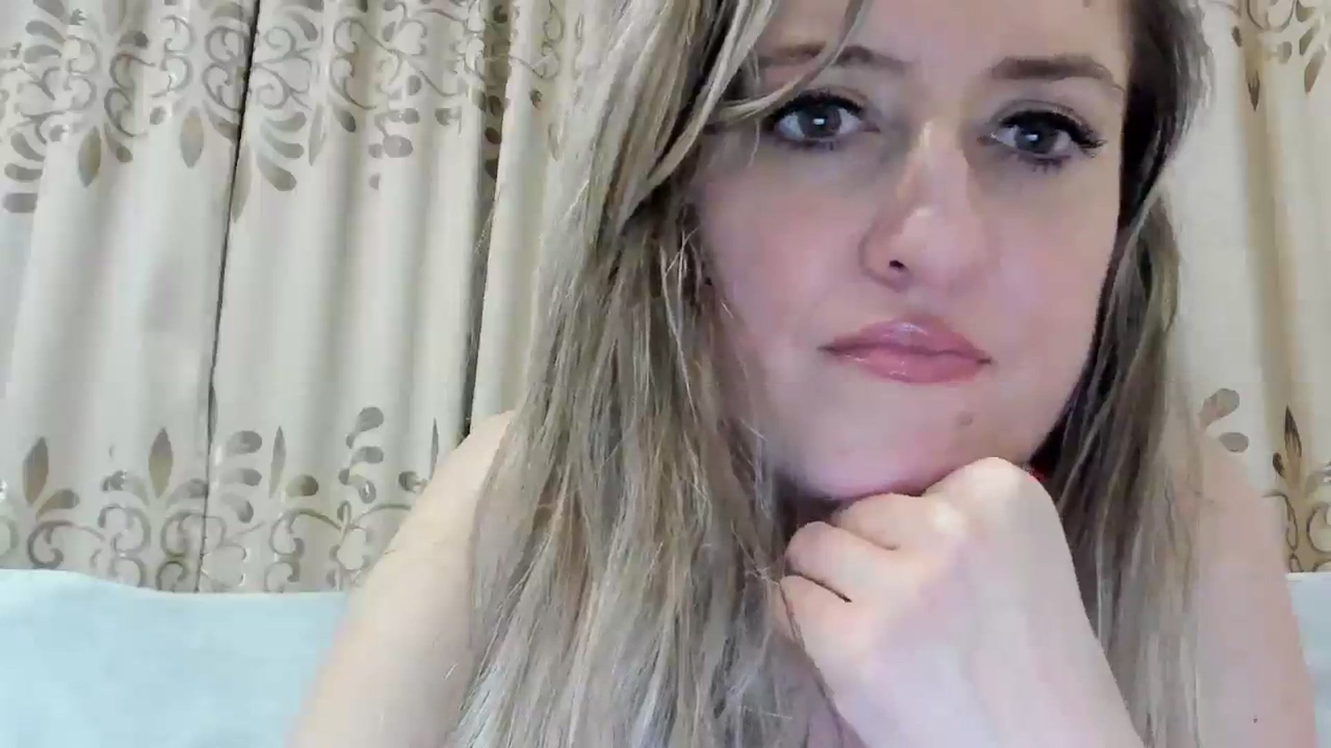 Gallery image thumbnail from BestDream's myfreecams stream on, 11/12/2025, 01:54 image 14 of 20