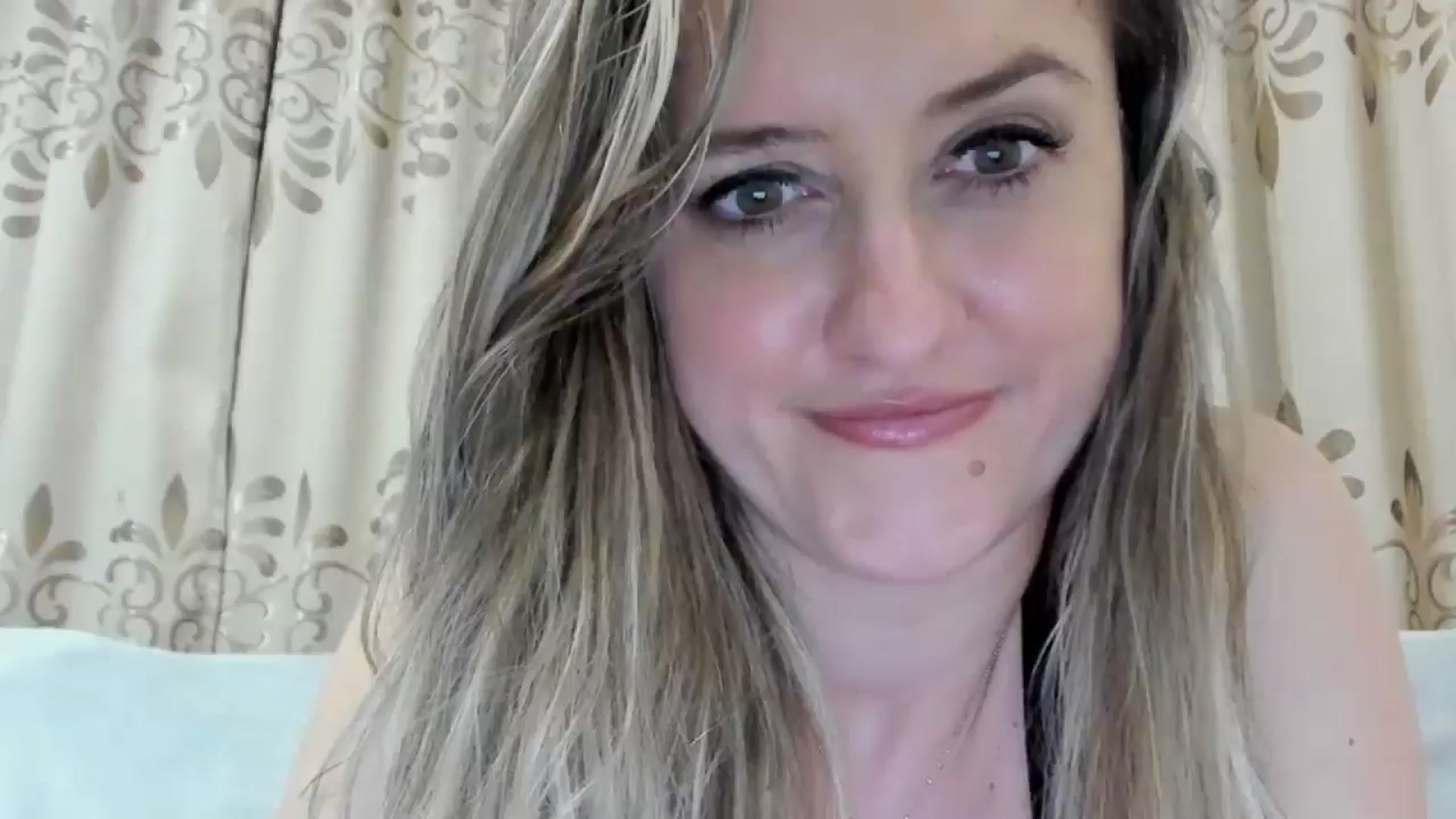 Gallery image thumbnail from BestDream's myfreecams stream on, 11/12/2025, 01:54 image 6 of 20