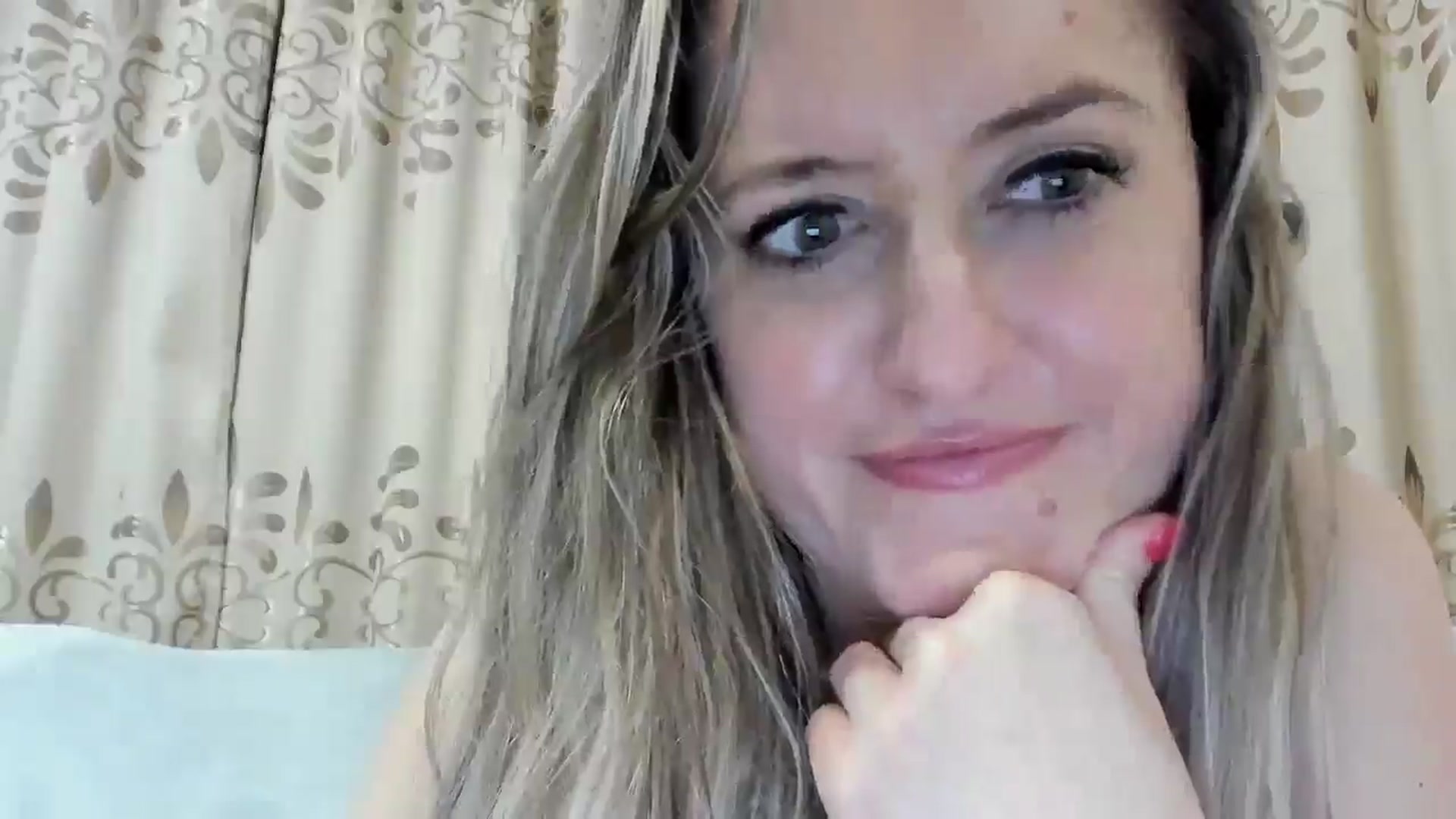 Gallery image thumbnail from BestDream's myfreecams stream on, 11/12/2025, 01:54 image 12 of 20
