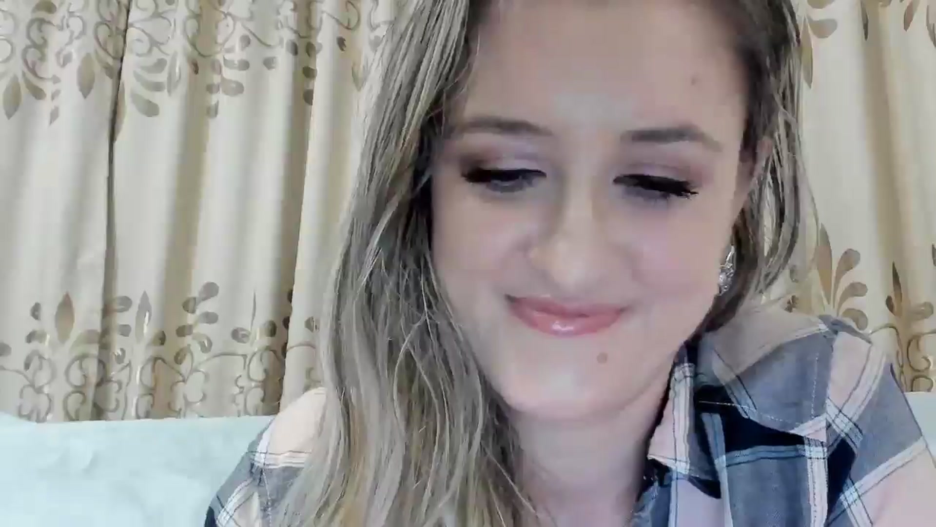 Gallery image thumbnail from BestDream's myfreecams stream on, 11/15/2025, 01:26 image 12 of 20