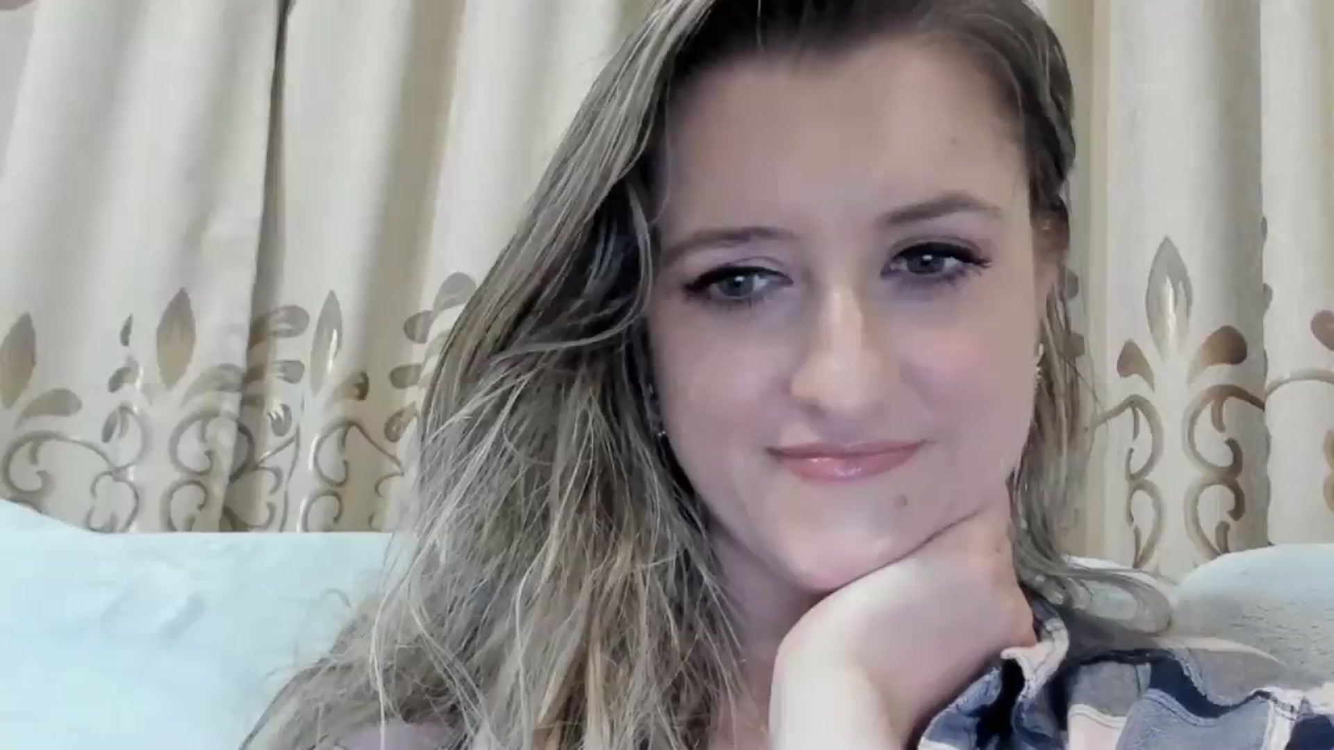 Gallery image thumbnail from BestDream's myfreecams stream on, 11/15/2025, 03:25 image 9 of 20