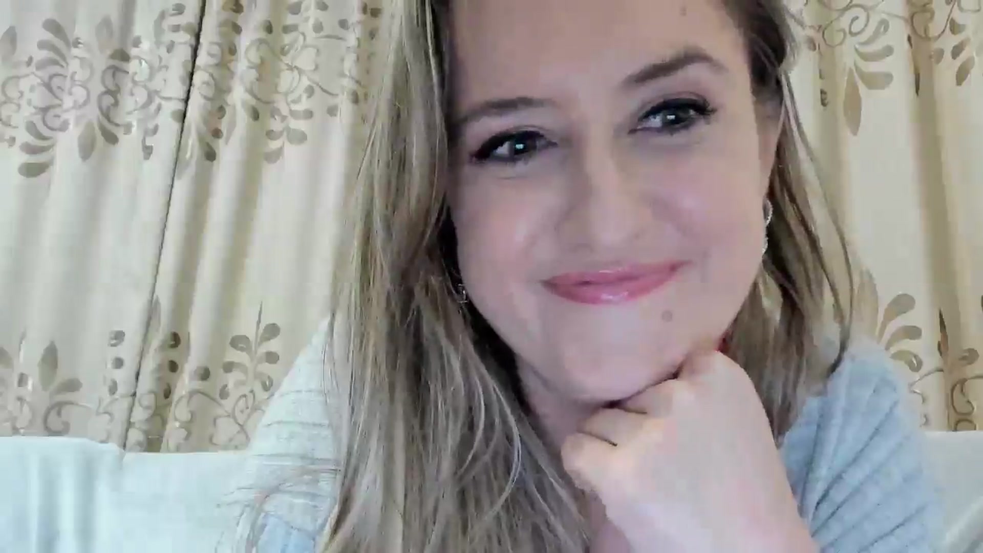 Gallery image thumbnail from BestDream's myfreecams stream on, 11/17/2025, 24:44 image 18 of 20