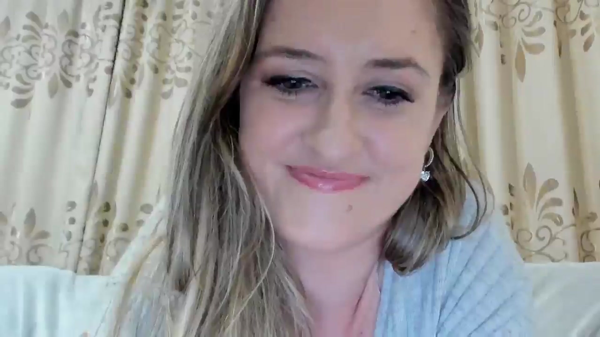 Gallery image thumbnail from BestDream's myfreecams stream on, 11/17/2025, 24:44 image 14 of 20
