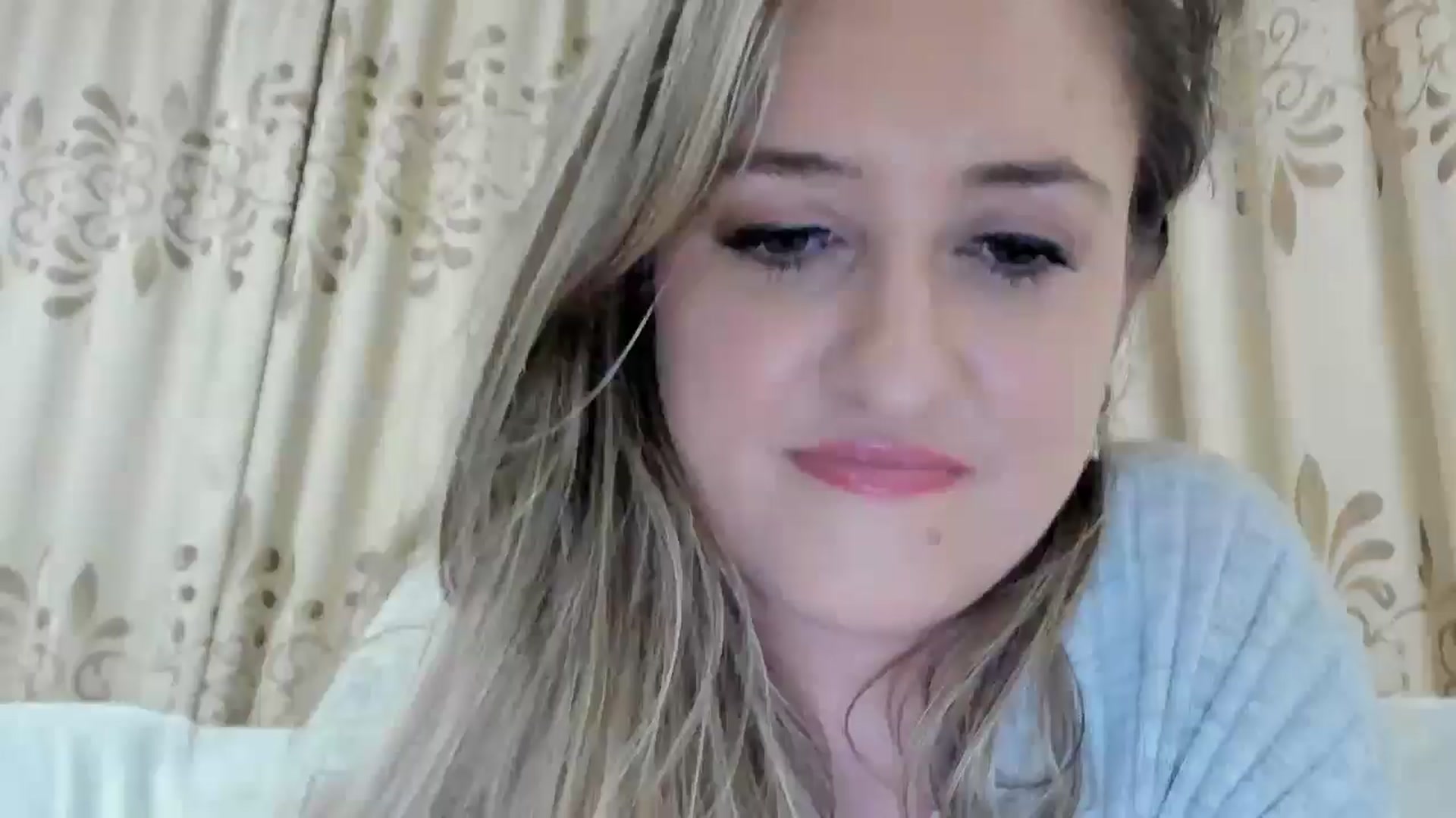 Gallery image thumbnail from BestDream's myfreecams stream on, 11/17/2025, 01:27 image 12 of 20