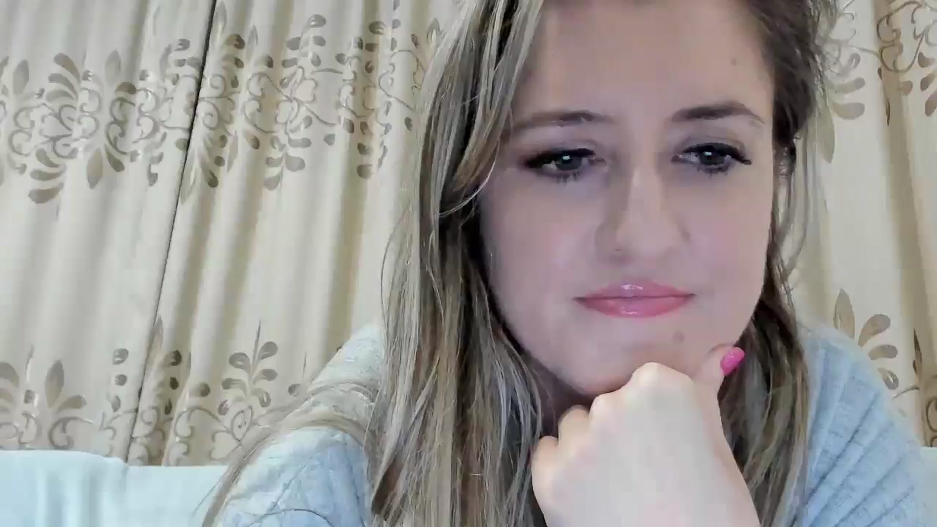 Gallery image thumbnail from BestDream's myfreecams stream on, 11/17/2025, 01:27 image 16 of 20