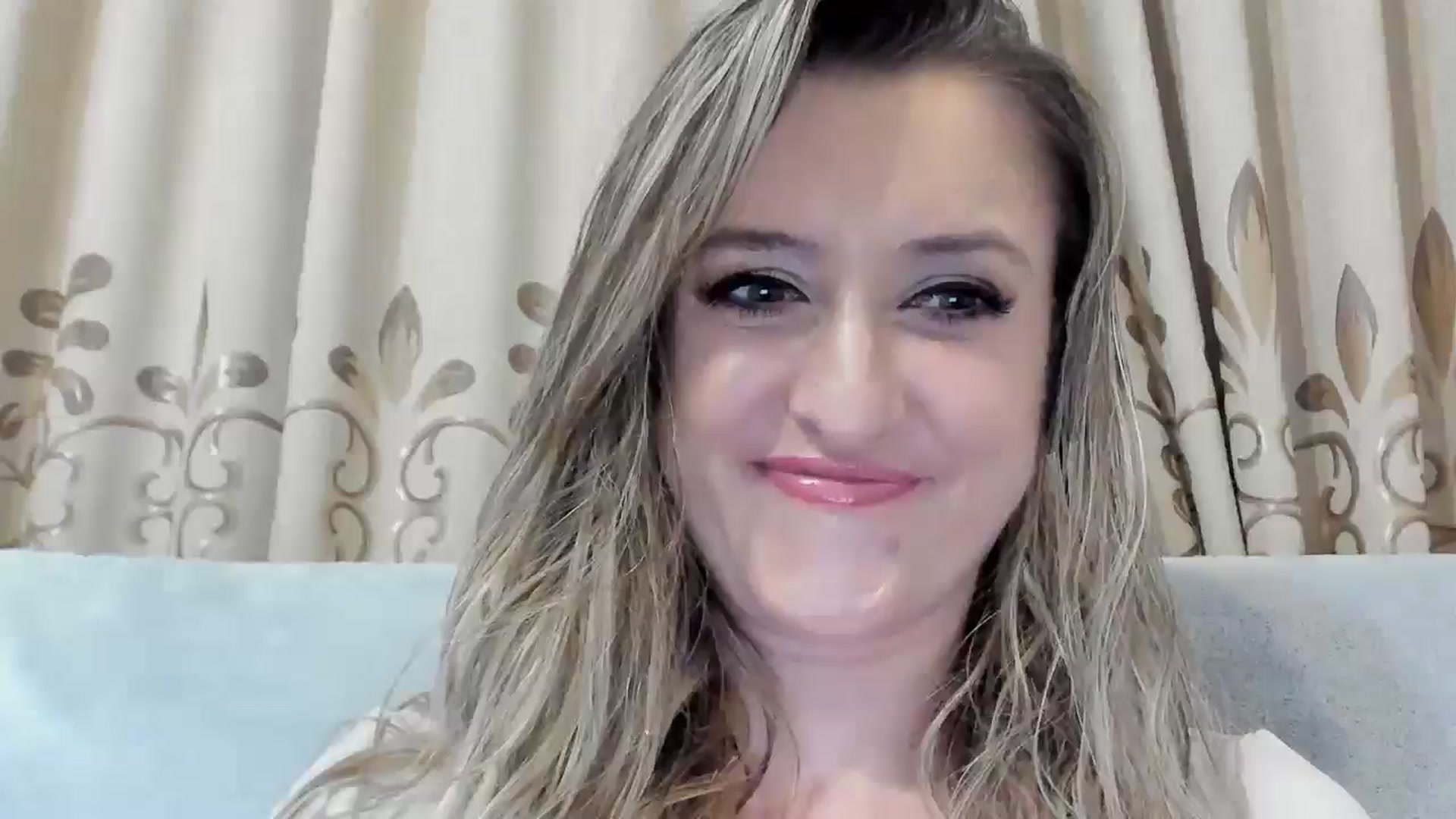 Gallery image thumbnail from BestDream's myfreecams stream on, 11/19/2025, 24:31 image 15 of 20