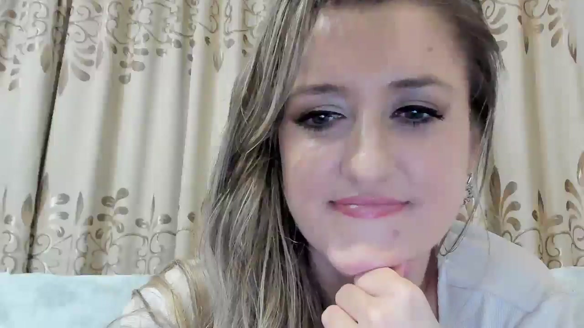 Gallery image thumbnail from BestDream's myfreecams stream on, 11/19/2025, 03:06 image 4 of 20