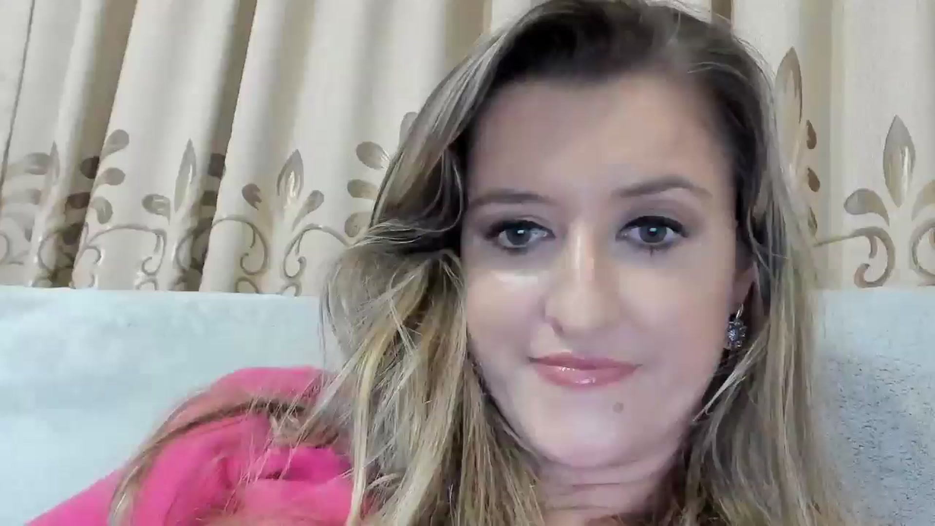 Gallery image thumbnail from BestDream's myfreecams stream on, 11/21/2025, 23:43 image 1 of 20