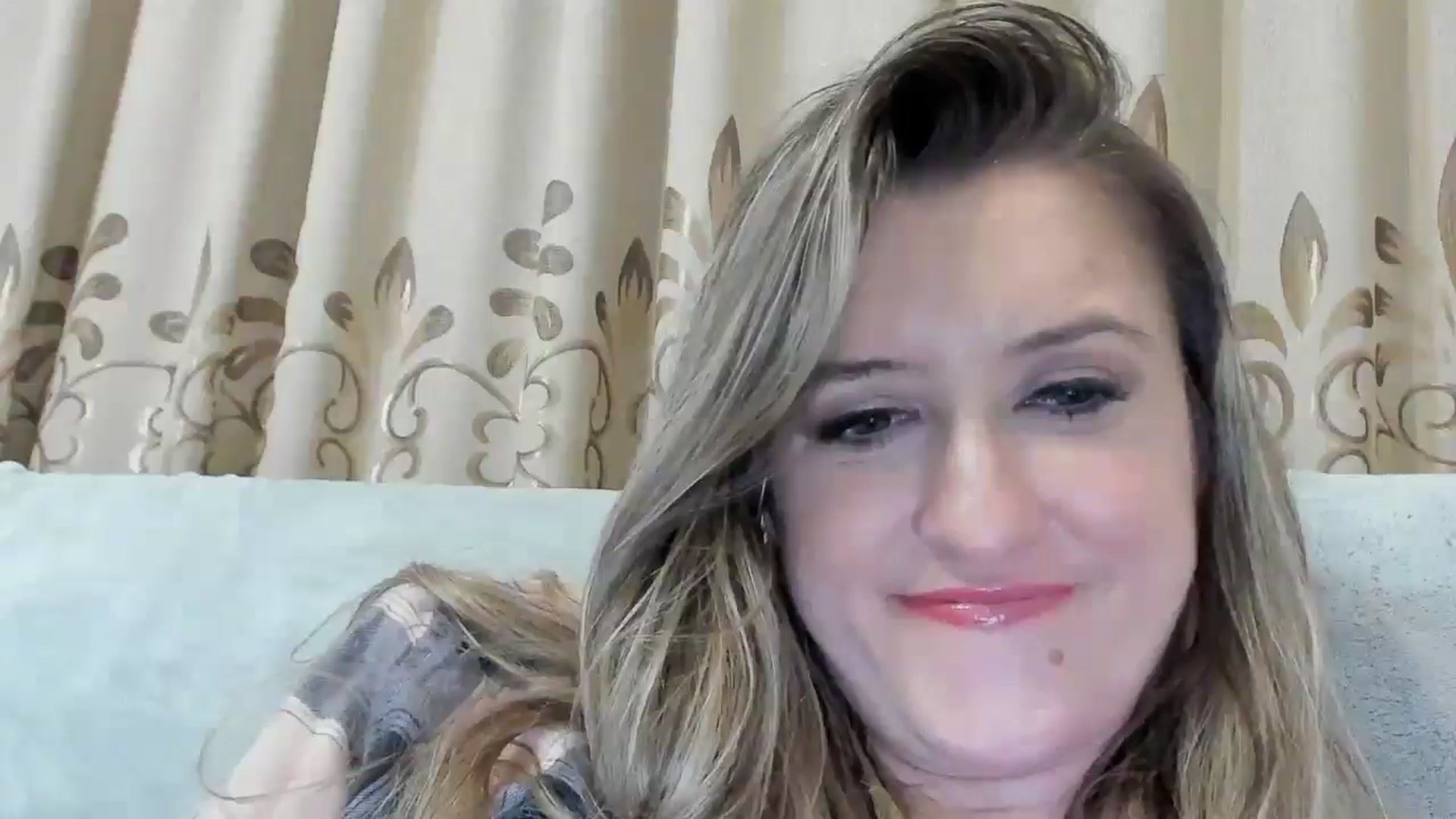 Gallery image thumbnail from BestDream's myfreecams stream on, 11/22/2025, 23:36 image 16 of 20