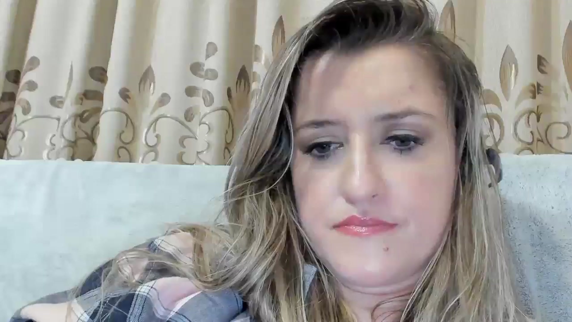 Gallery image thumbnail from BestDream's myfreecams stream on, 11/23/2025, 24:58 image 12 of 20