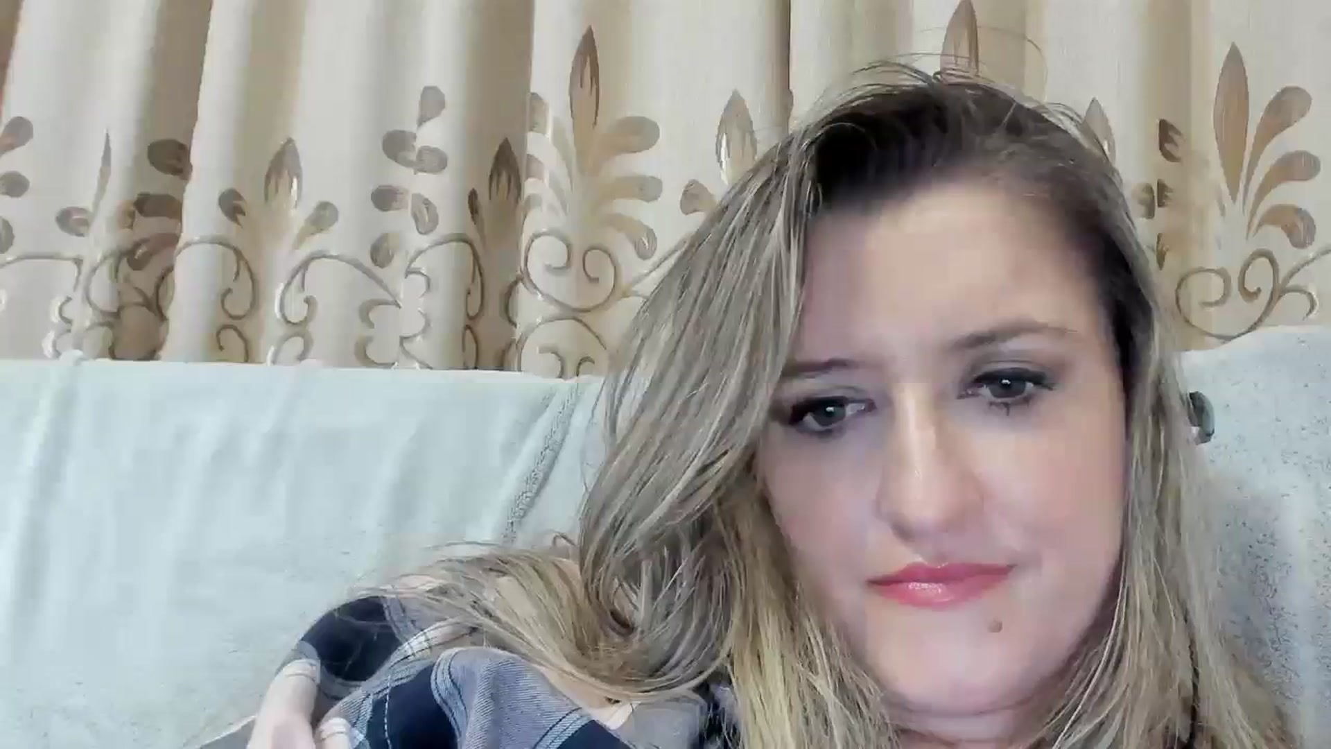 Gallery image thumbnail from BestDream's myfreecams stream on, 11/23/2025, 01:57 image 10 of 20