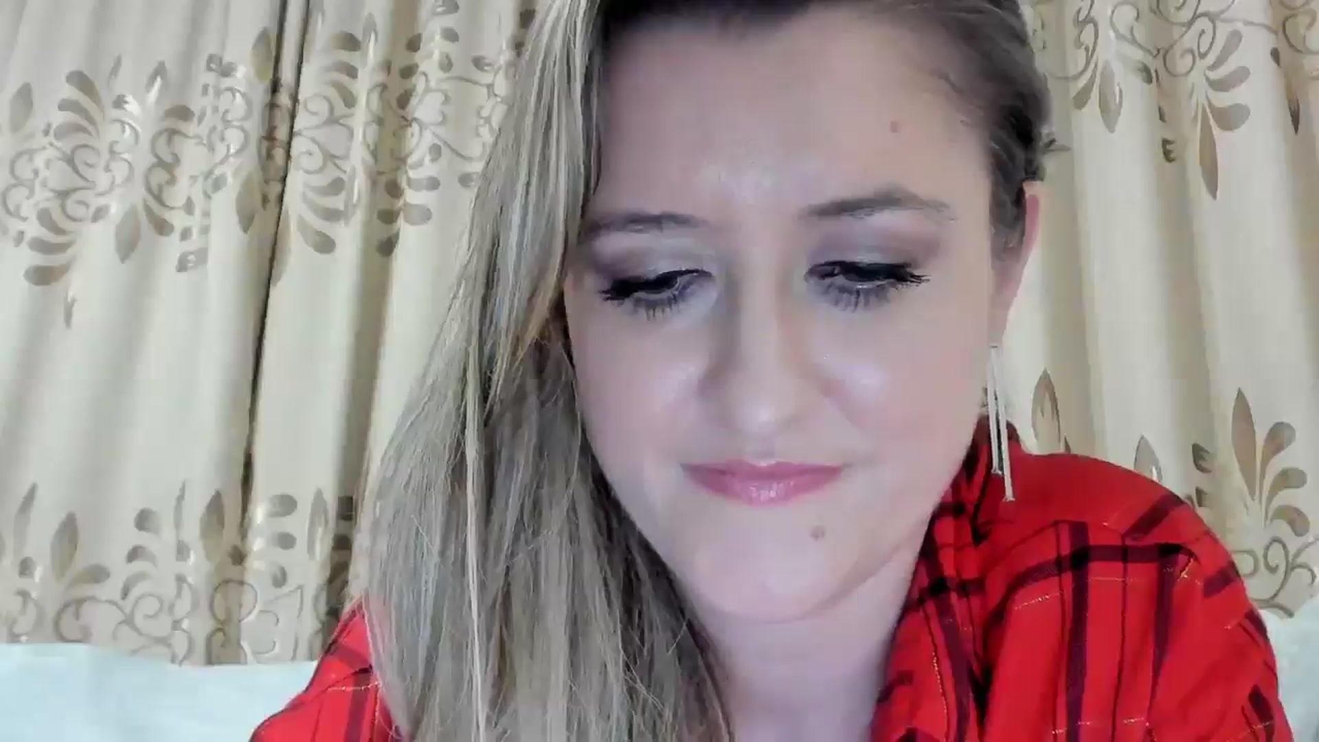 Gallery image thumbnail from BestDream's myfreecams stream on, 11/24/2025, 03:10 image 17 of 20