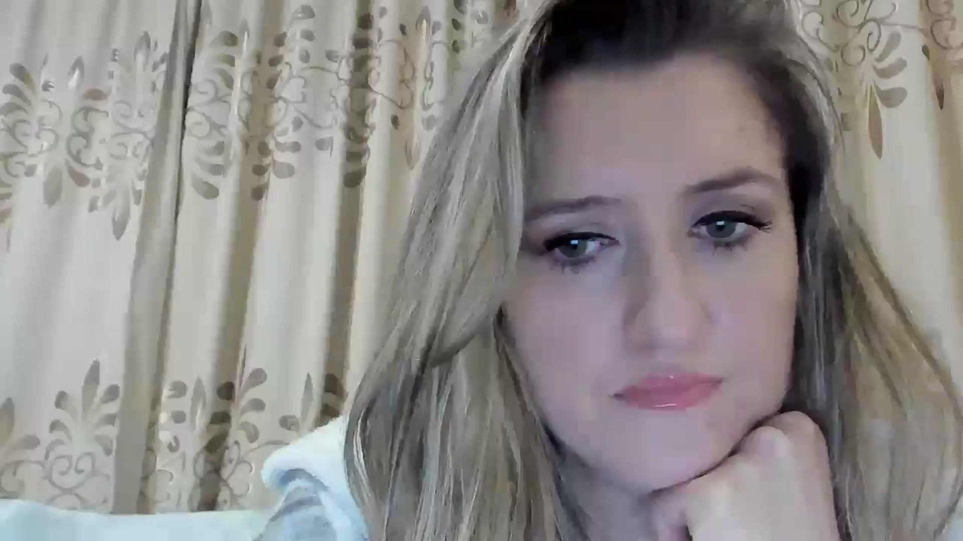 Gallery image thumbnail from BestDream's myfreecams stream on, 11/25/2025, 08:25 image 3 of 20