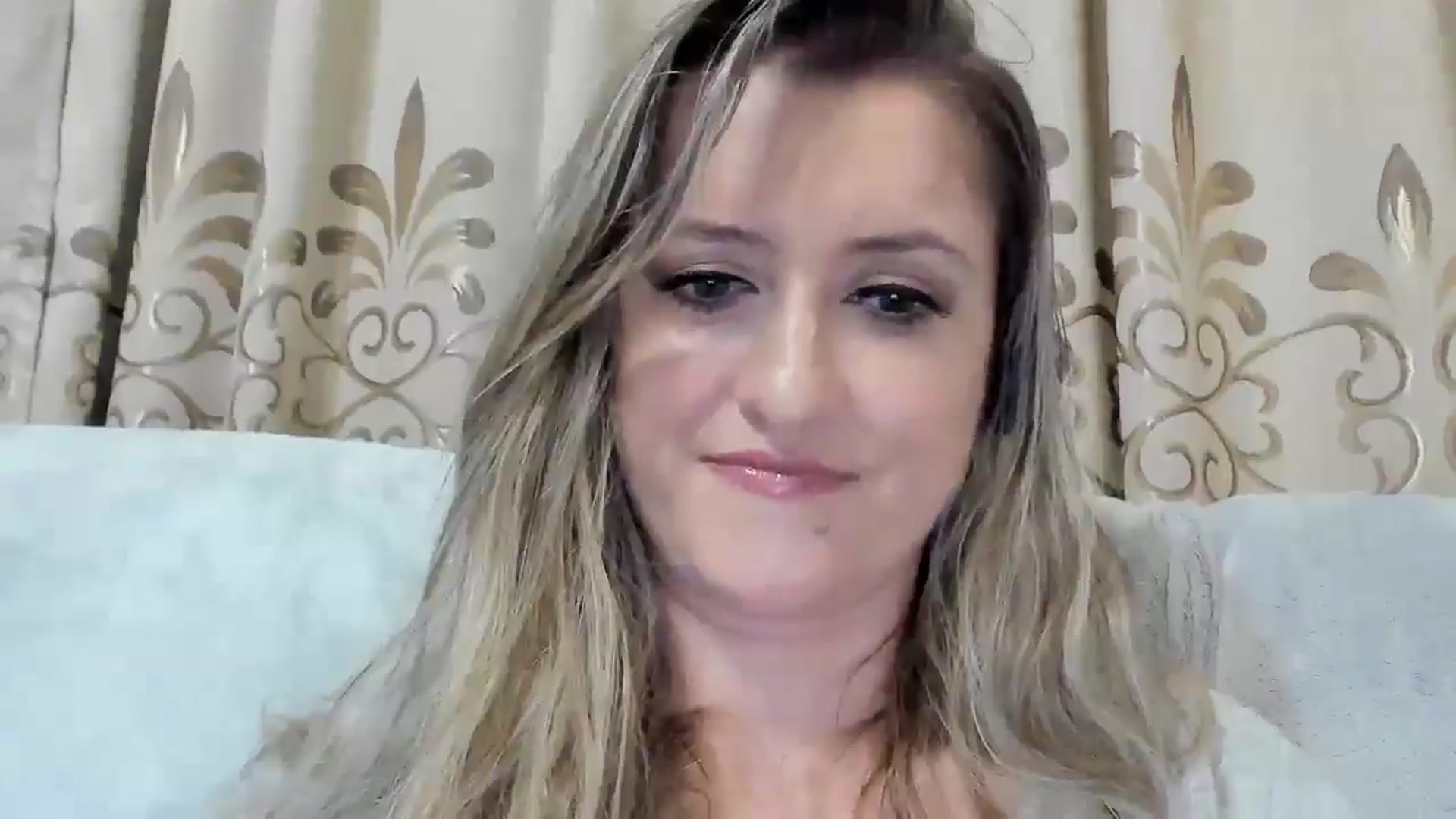 Gallery image thumbnail from BestDream's myfreecams stream on, 11/26/2025, 01:03 image 15 of 20