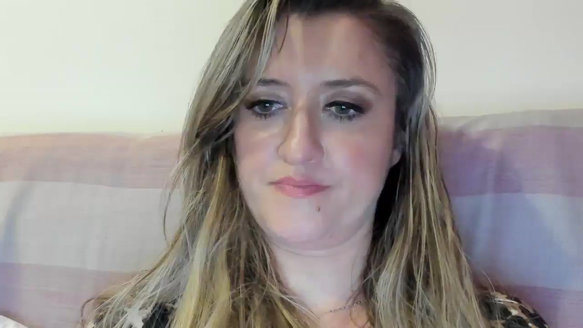 Gallery image thumbnail from BestDream's myfreecams stream on, 11/29/2025, 03:18 image 12 of 20