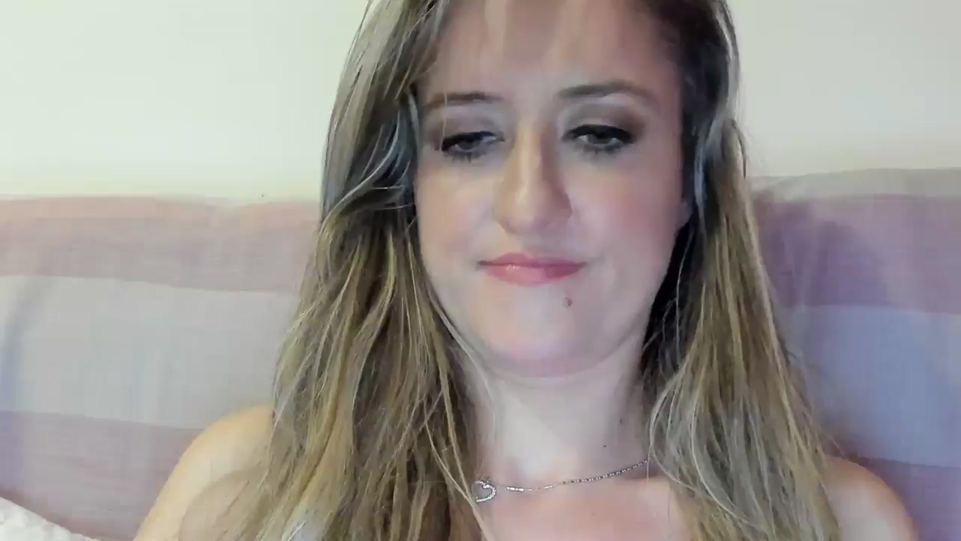 Gallery image thumbnail from BestDream's myfreecams stream on, 11/29/2025, 03:18 image 3 of 20