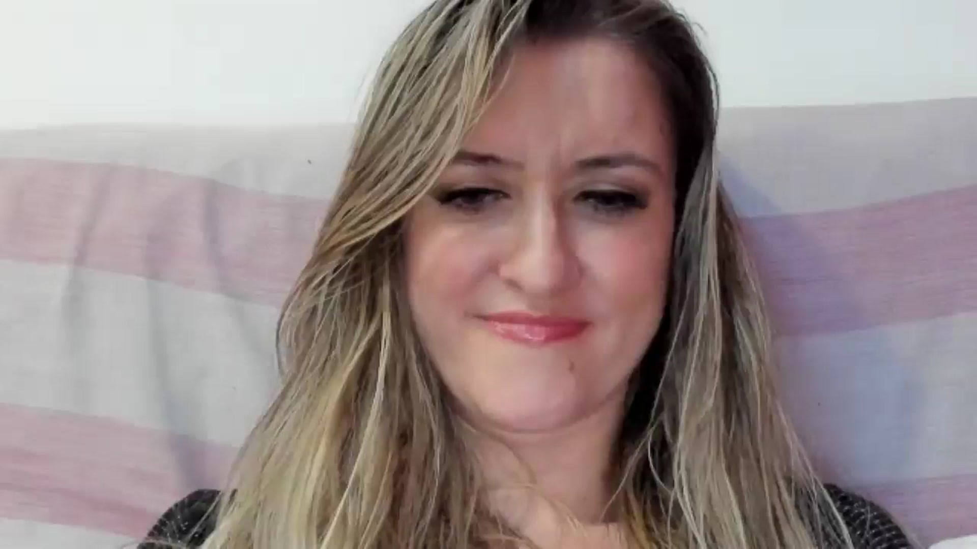 Gallery image thumbnail from BestDream's myfreecams stream on, 12/01/2025, 23:19 image 4 of 20