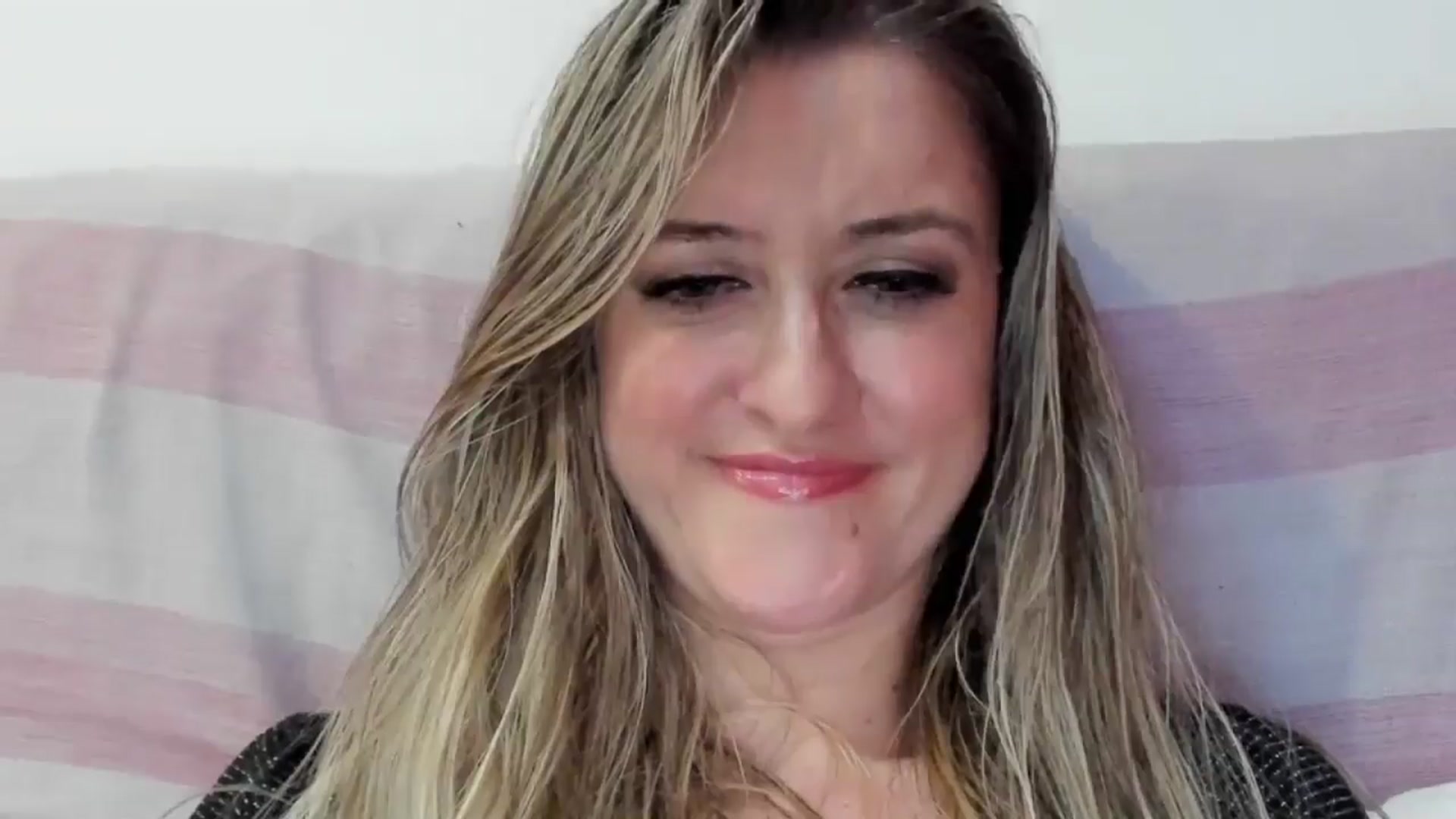 Gallery image thumbnail from BestDream's myfreecams stream on, 12/01/2025, 23:19 image 8 of 20