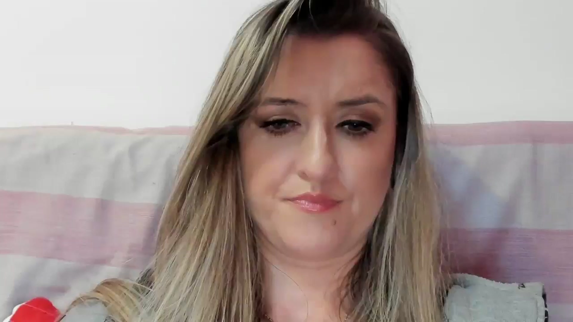 Gallery image thumbnail from BestDream's myfreecams stream on, 12/02/2025, 22:44 image 14 of 20
