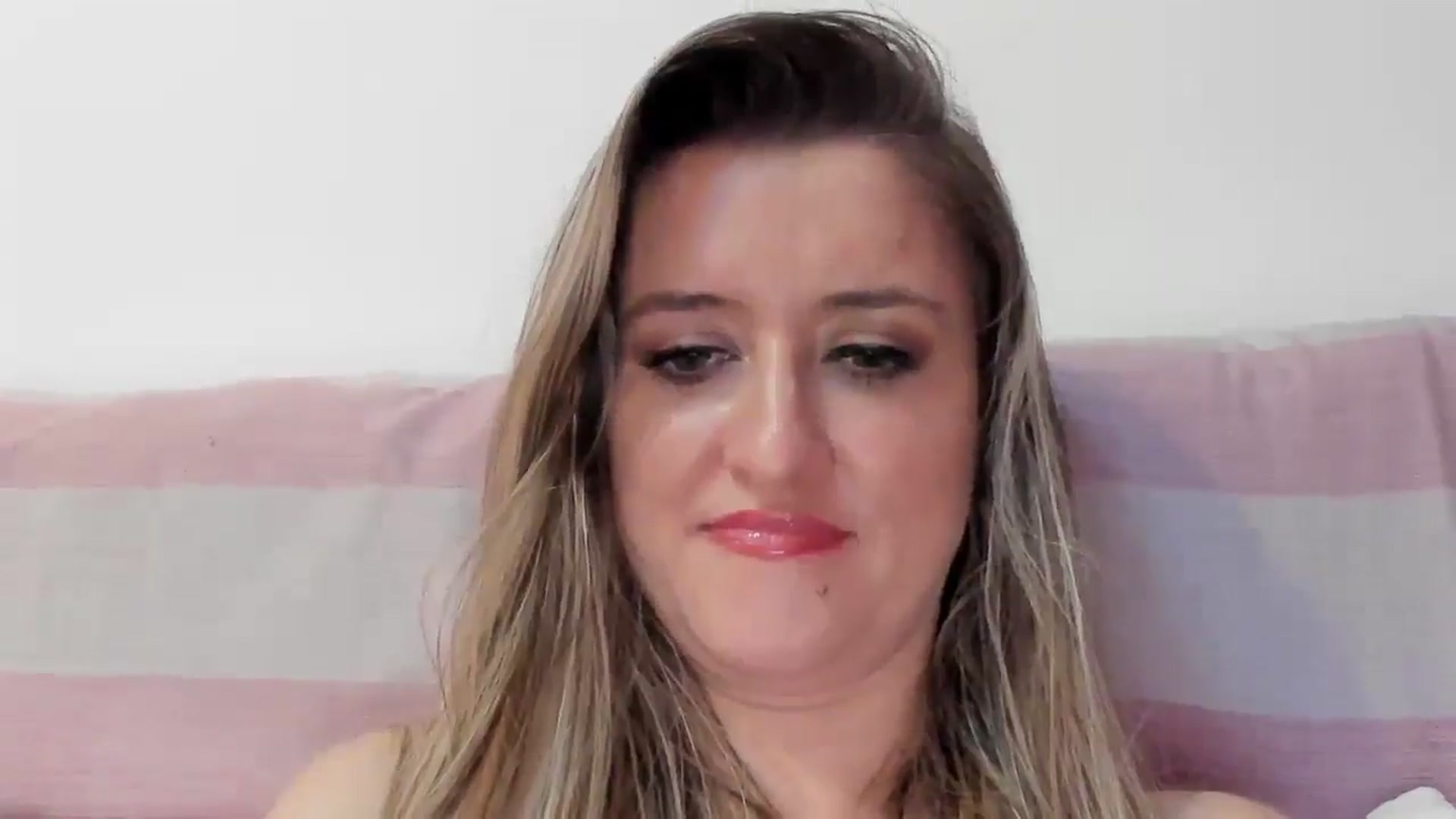 Gallery image thumbnail from BestDream's myfreecams stream on, 12/03/2025, 23:05 image 16 of 20