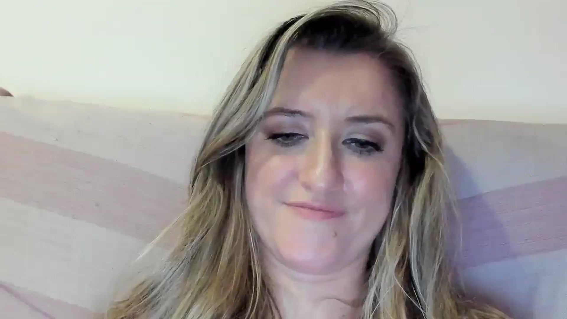 Gallery image thumbnail from BestDream's myfreecams stream on, 12/05/2025, 03:27 image 19 of 20
