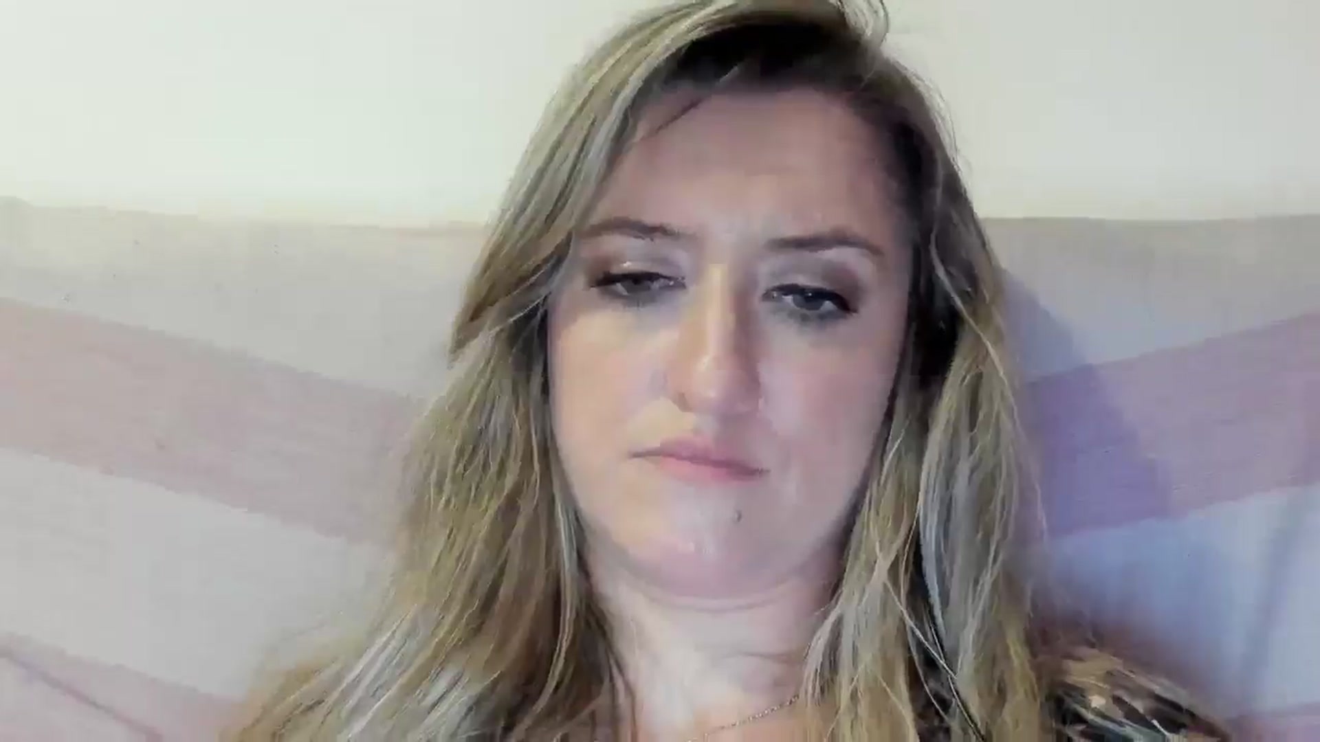 Gallery image thumbnail from BestDream's myfreecams stream on, 12/05/2025, 03:27 image 9 of 20