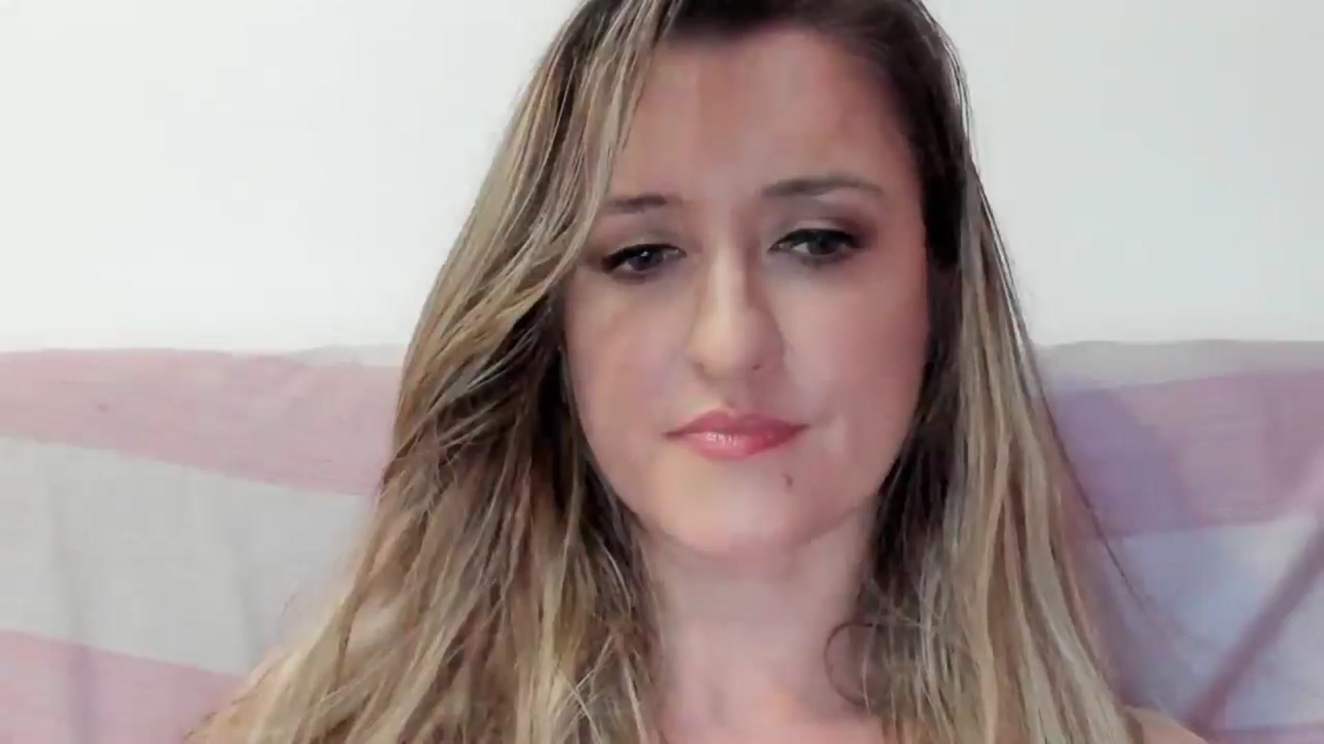 Gallery image thumbnail from BestDream's myfreecams stream on, 12/07/2025, 02:03 image 12 of 20