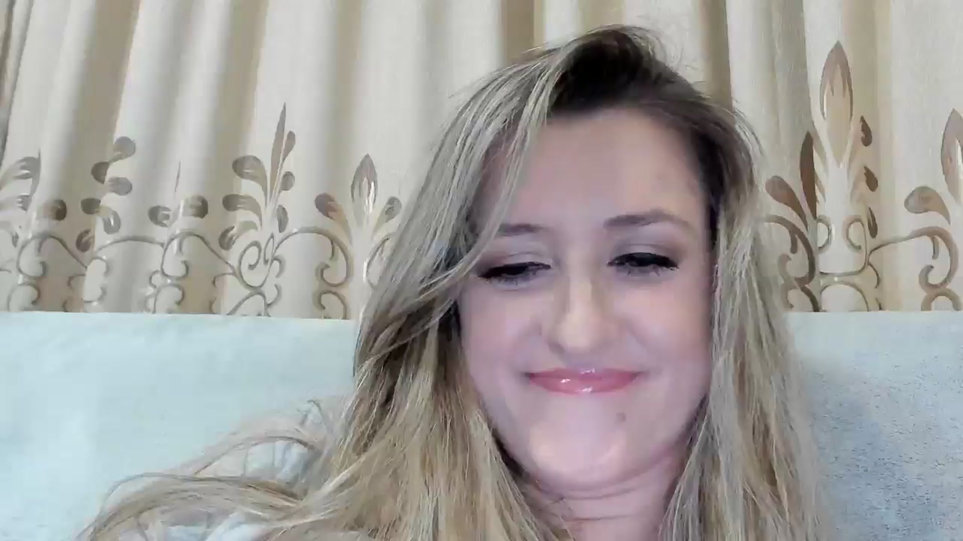 Gallery image thumbnail from BestDream's myfreecams stream on, 12/14/2025, 23:12 image 16 of 20