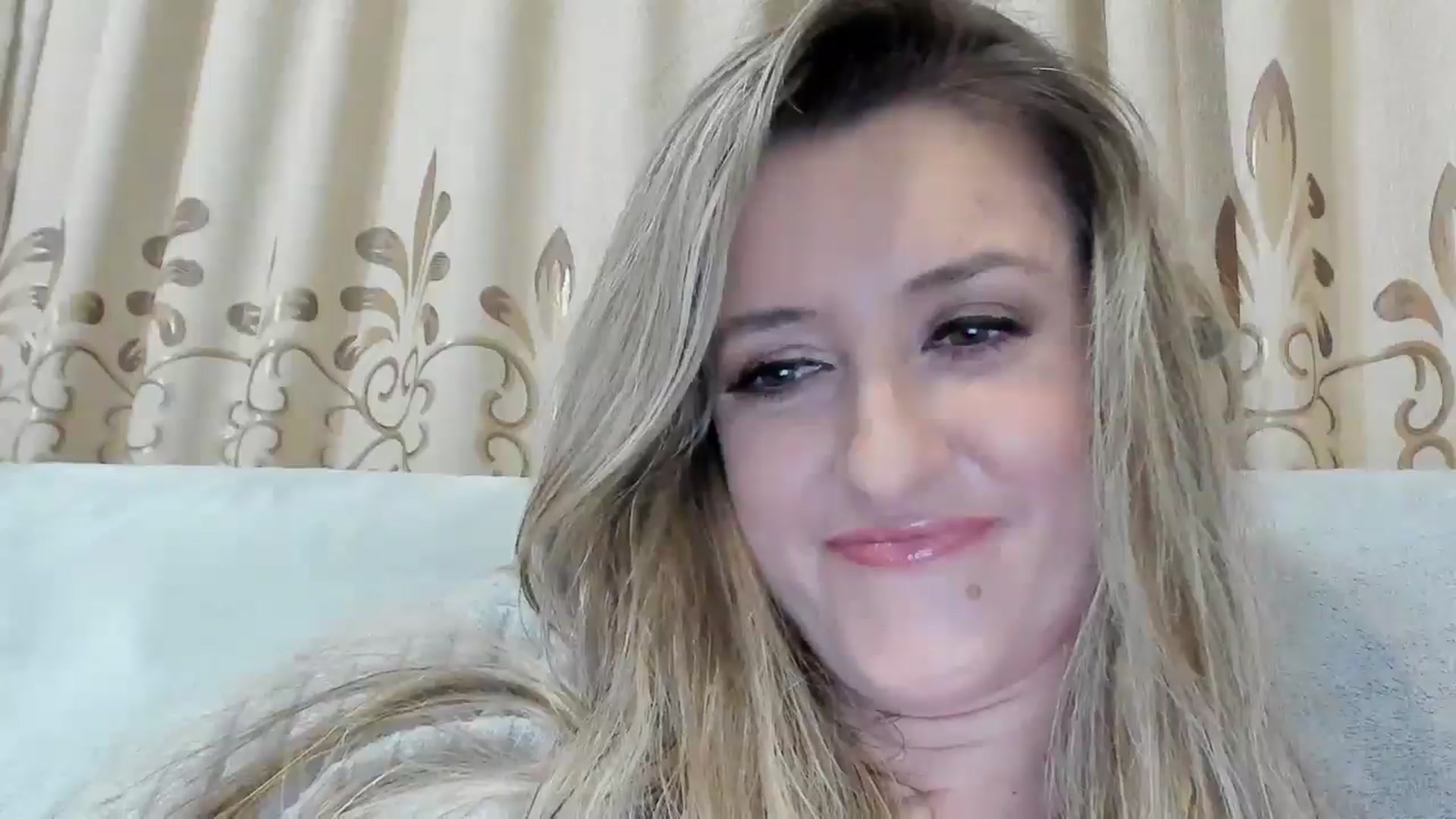 Gallery image thumbnail from BestDream's myfreecams stream on, 12/14/2025, 23:12 image 15 of 20