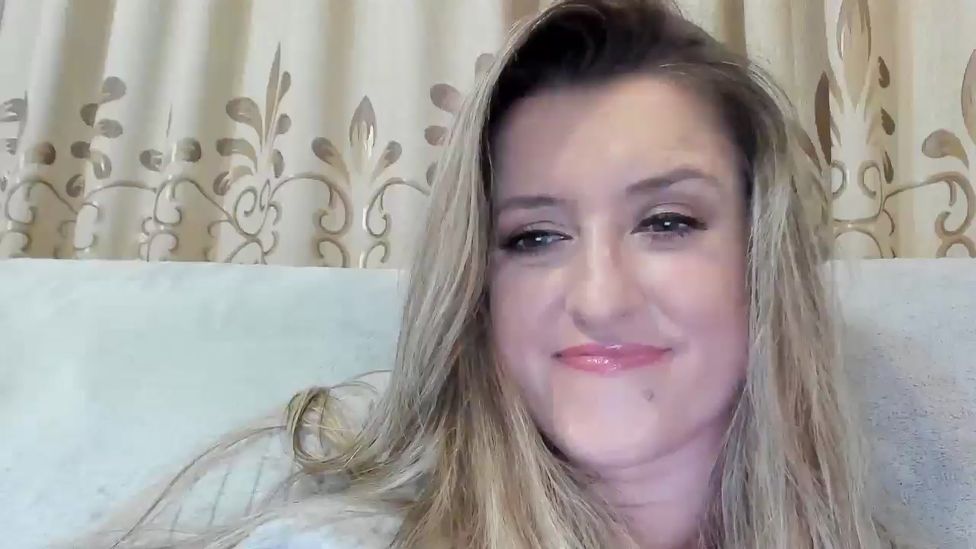 Gallery image thumbnail from BestDream's myfreecams stream on, 12/14/2025, 23:12 image 19 of 20