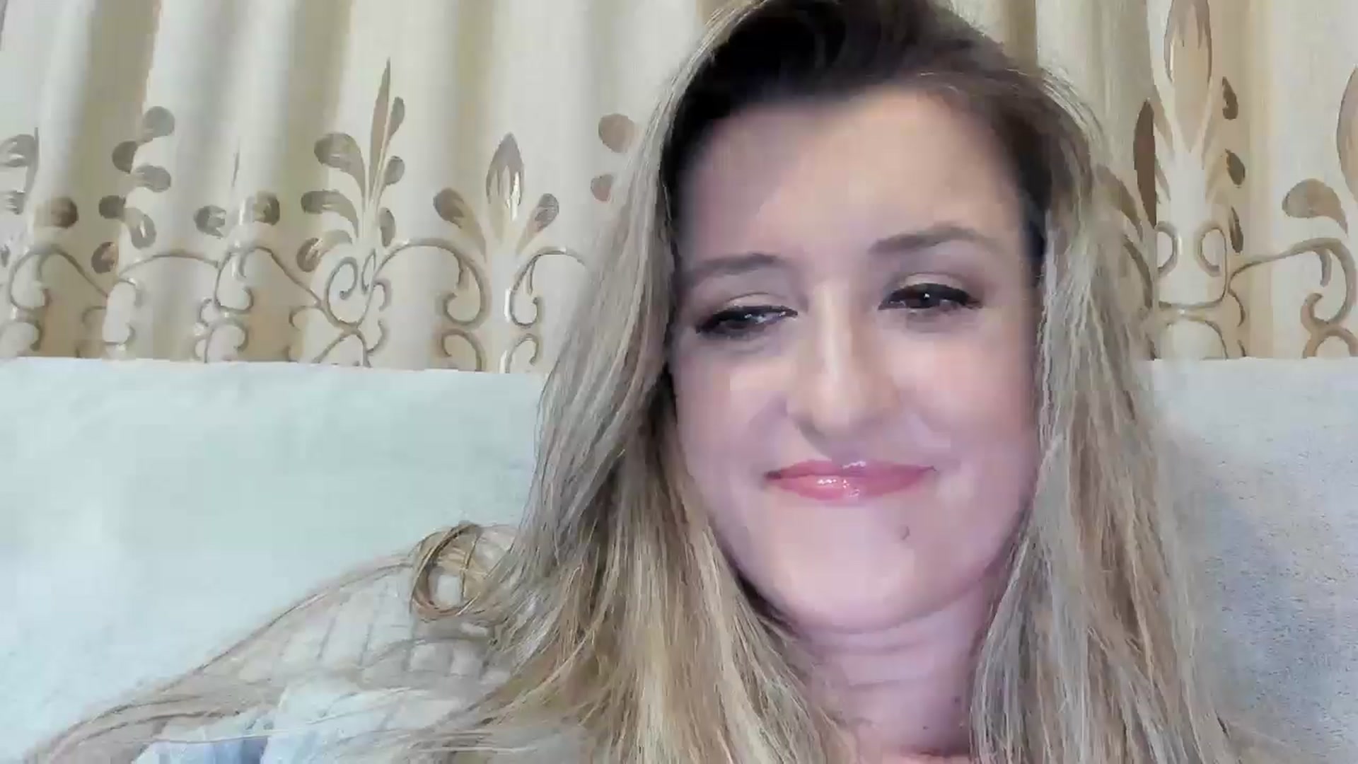 Gallery image thumbnail from BestDream's myfreecams stream on, 12/14/2025, 23:12 image 18 of 20