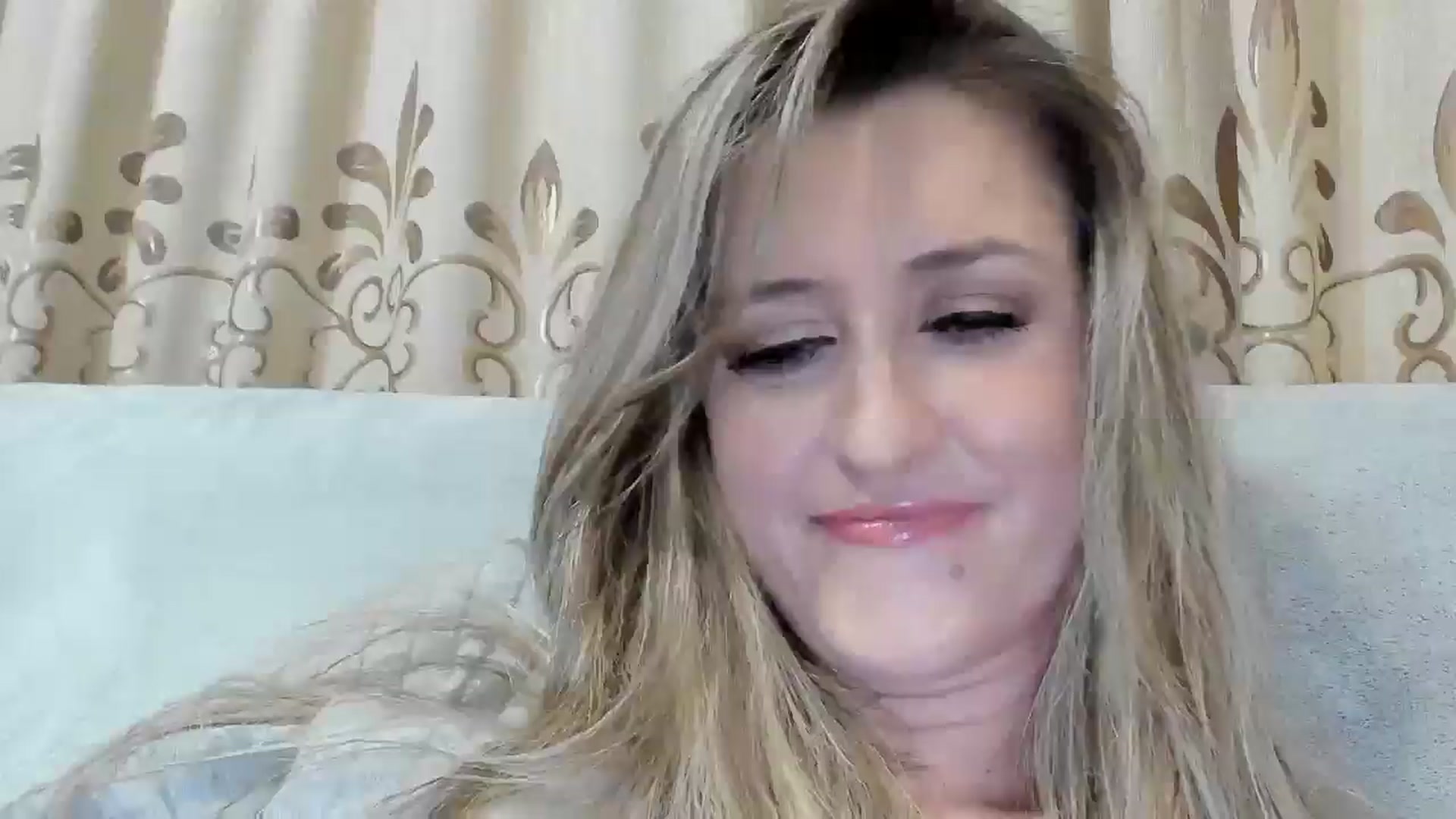 Gallery image thumbnail from BestDream's myfreecams stream on, 12/14/2025, 23:12 image 17 of 20