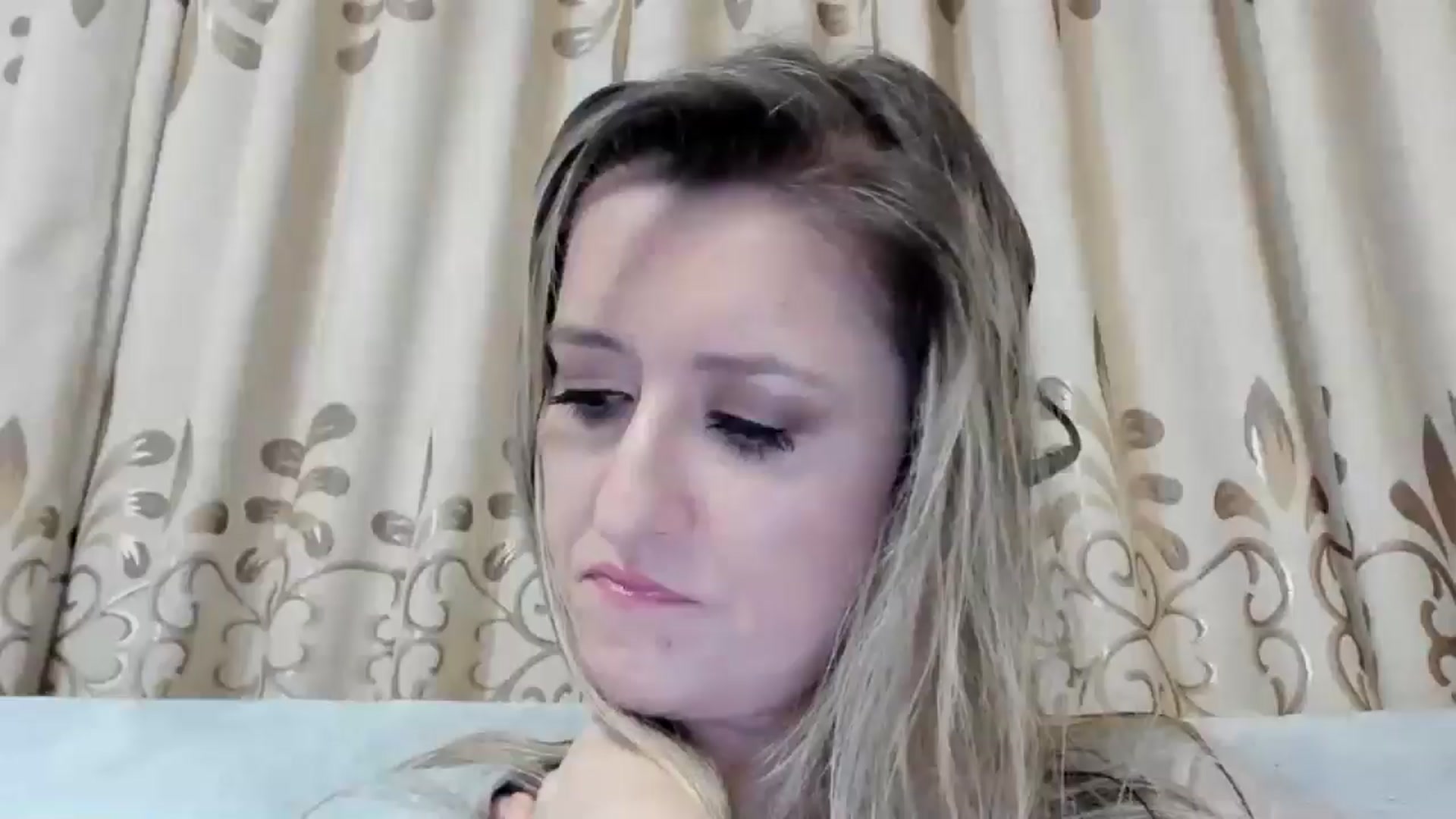 Gallery image thumbnail from BestDream's myfreecams stream on, 12/14/2025, 23:12 image 3 of 20