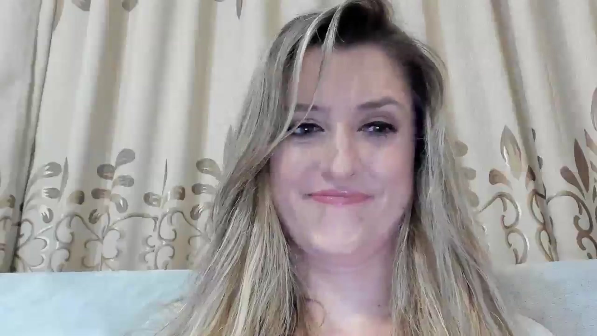 Gallery image thumbnail from BestDream's myfreecams stream on, 12/14/2025, 23:12 image 14 of 20
