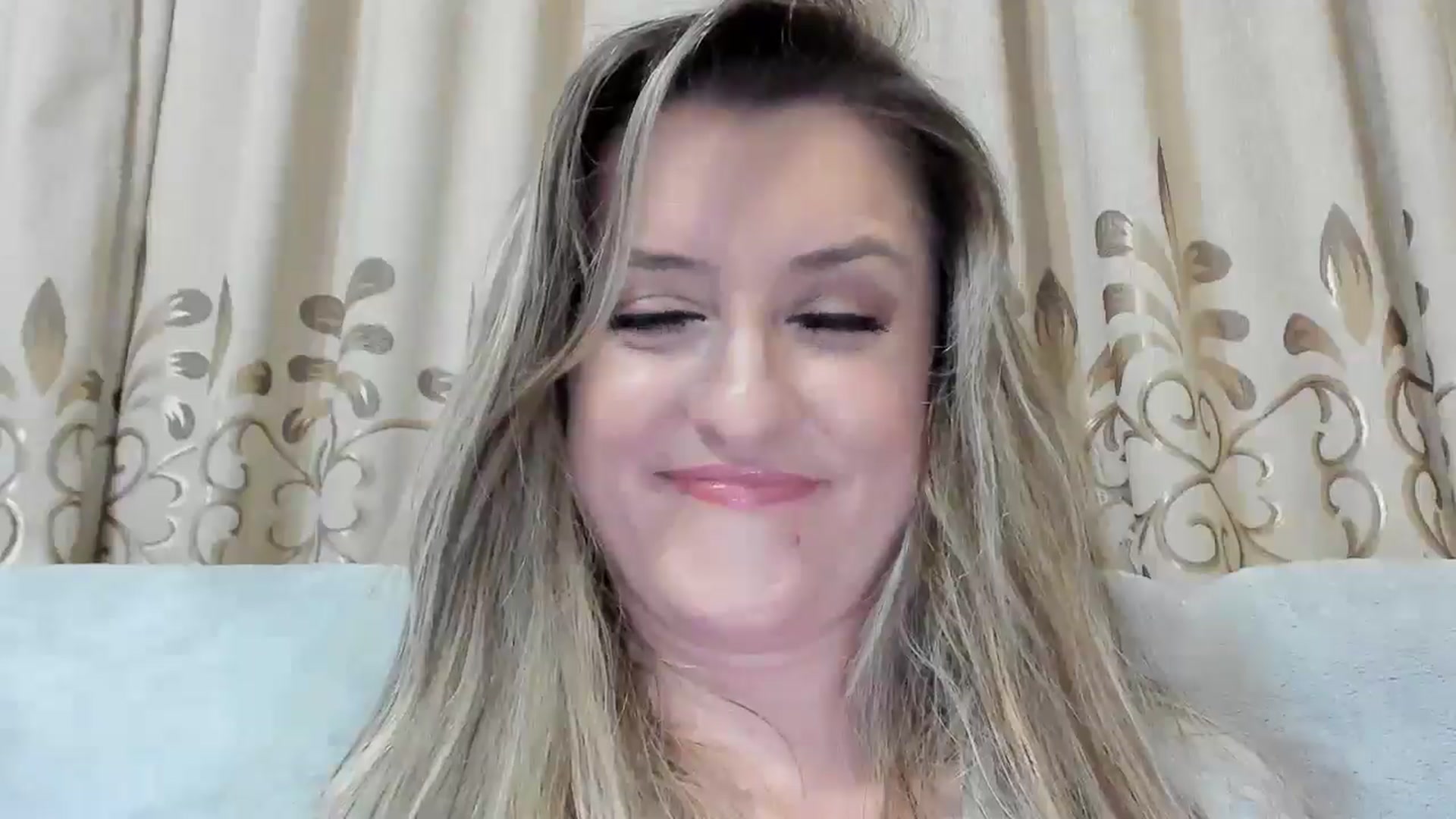 Gallery image thumbnail from BestDream's myfreecams stream on, 12/15/2025, 01:58 image 6 of 20