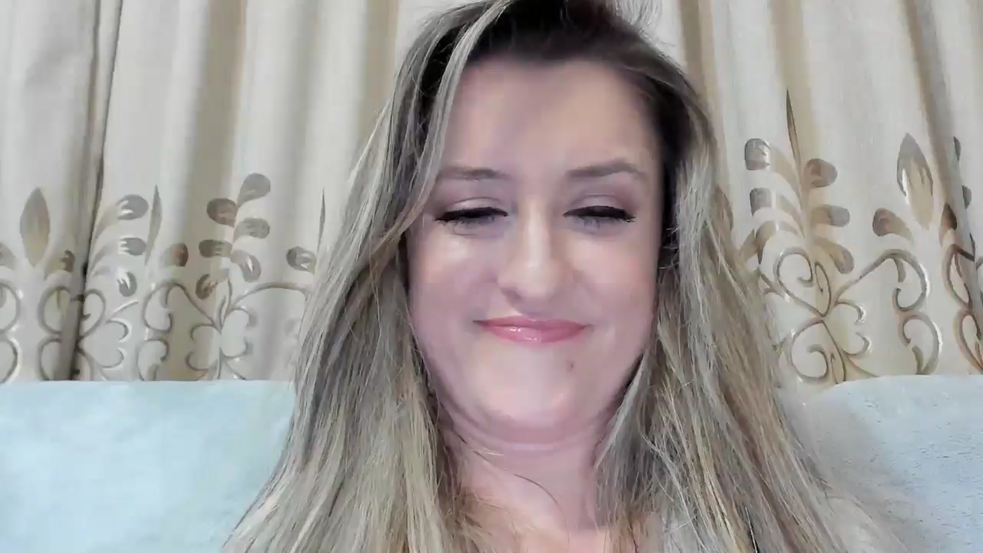 Gallery image thumbnail from BestDream's myfreecams stream on, 12/15/2025, 01:58 image 4 of 20