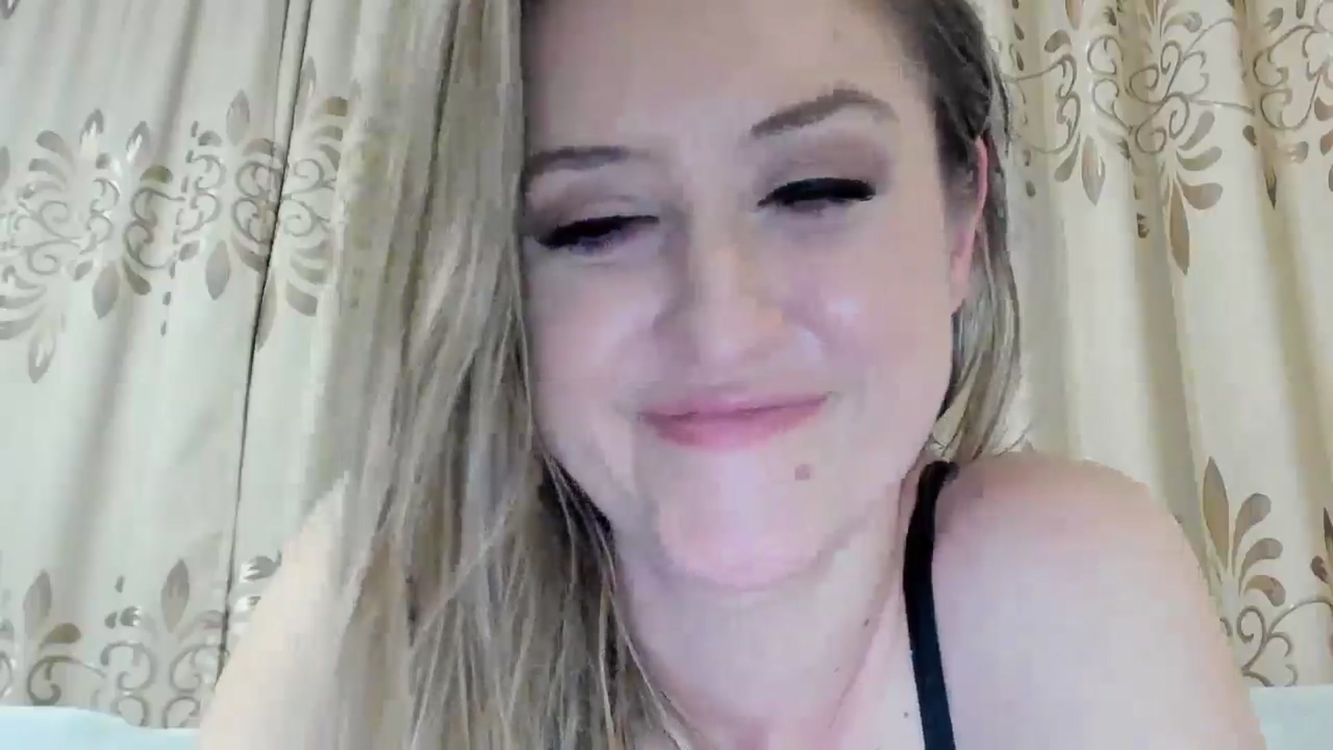 Gallery image thumbnail from BestDream's myfreecams stream on, 12/17/2025, 01:09 image 2 of 20
