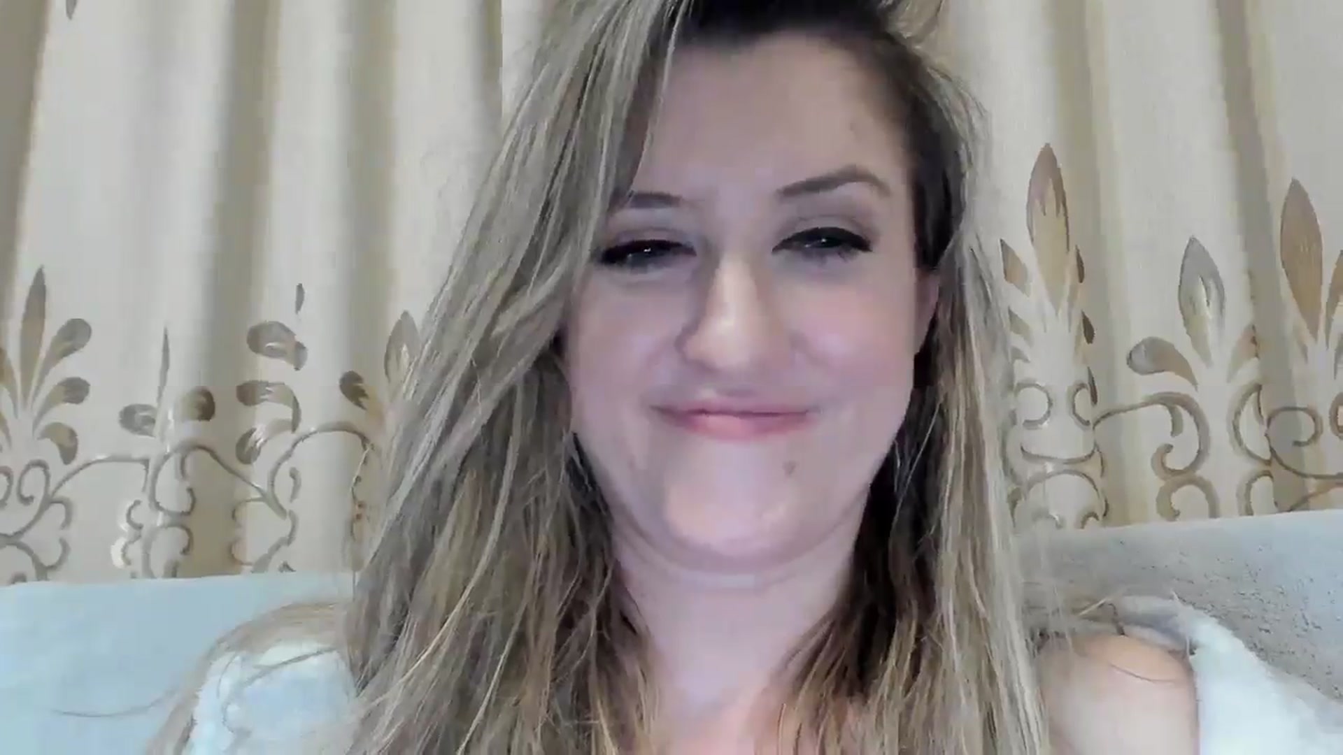 Gallery image thumbnail from BestDream's myfreecams stream on, 12/17/2025, 01:43 image 2 of 20